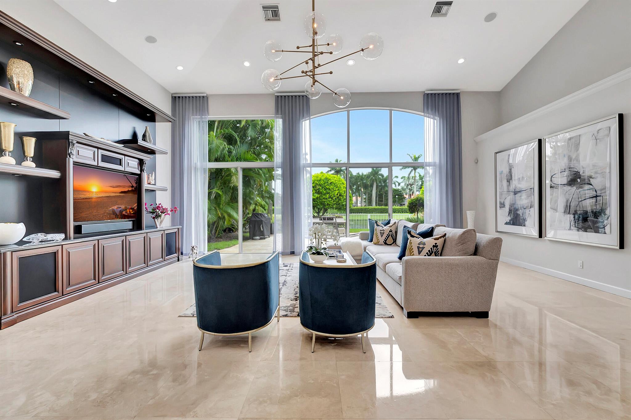 4085 Avalon Pointe Drive