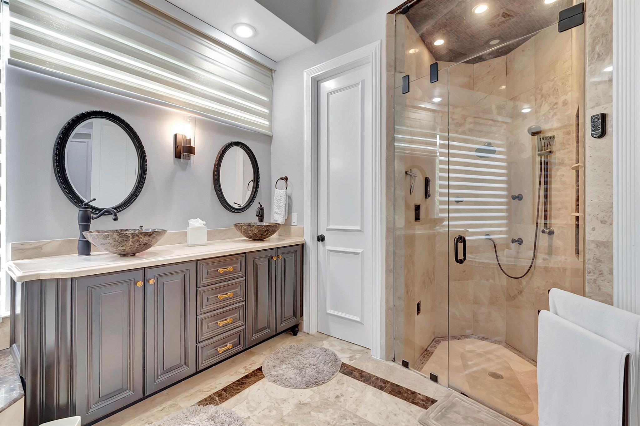 4085 Avalon Pointe Drive