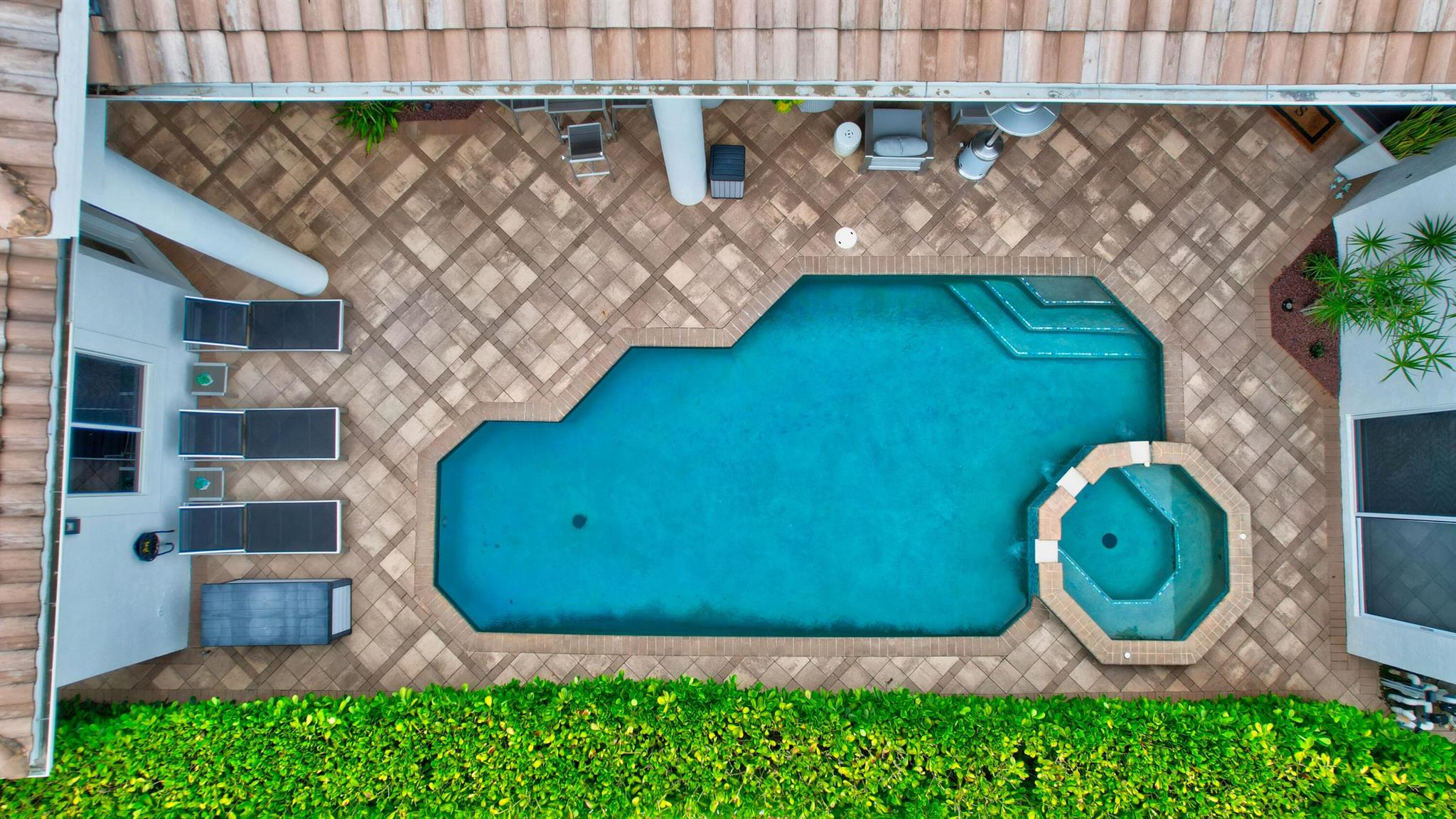 4085 Avalon Pointe Drive