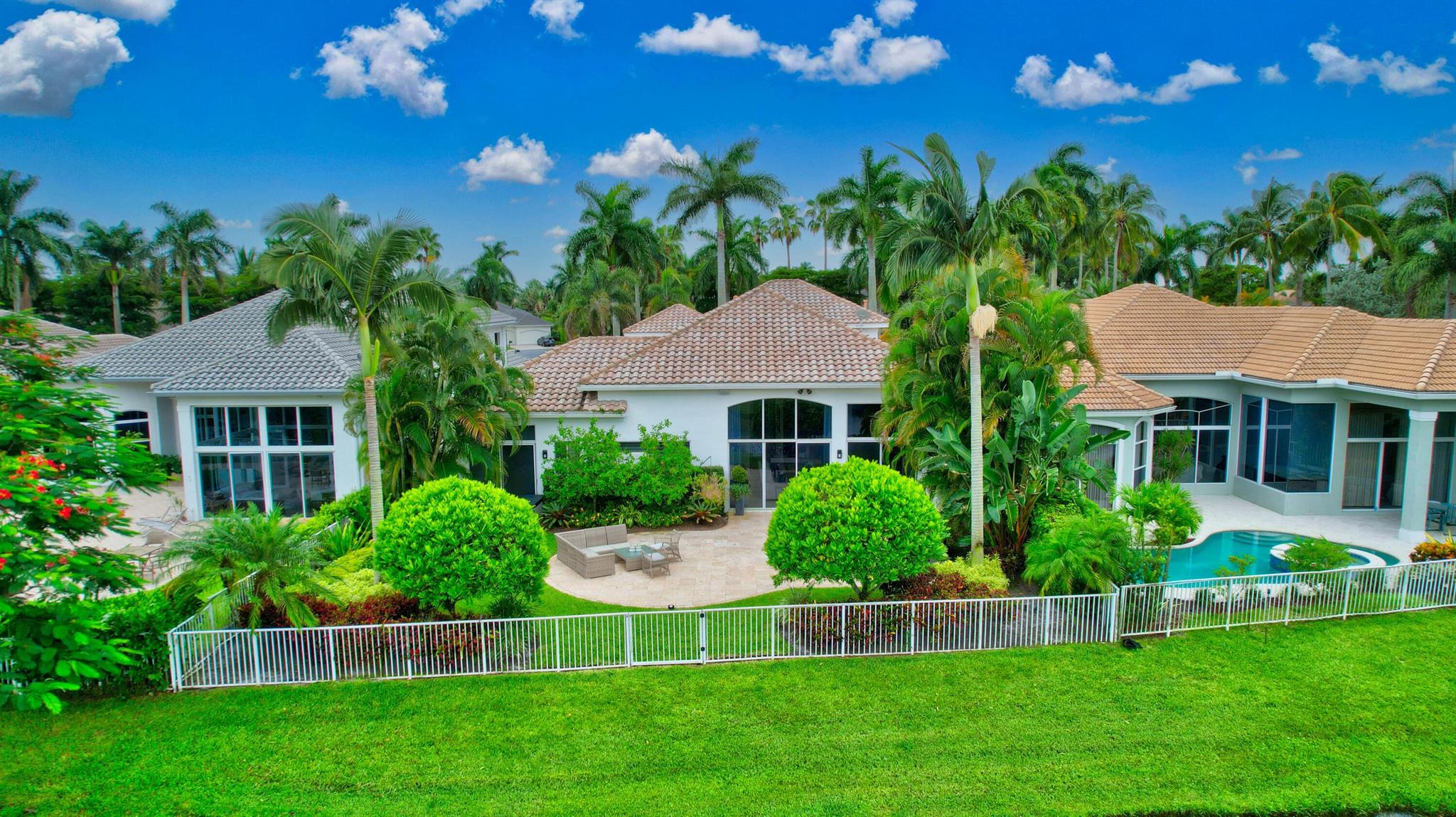 4085 Avalon Pointe Drive