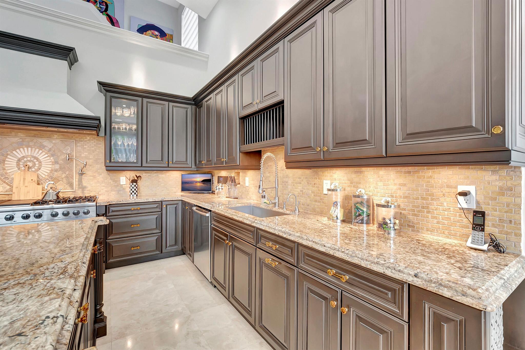 4085 Avalon Pointe Drive