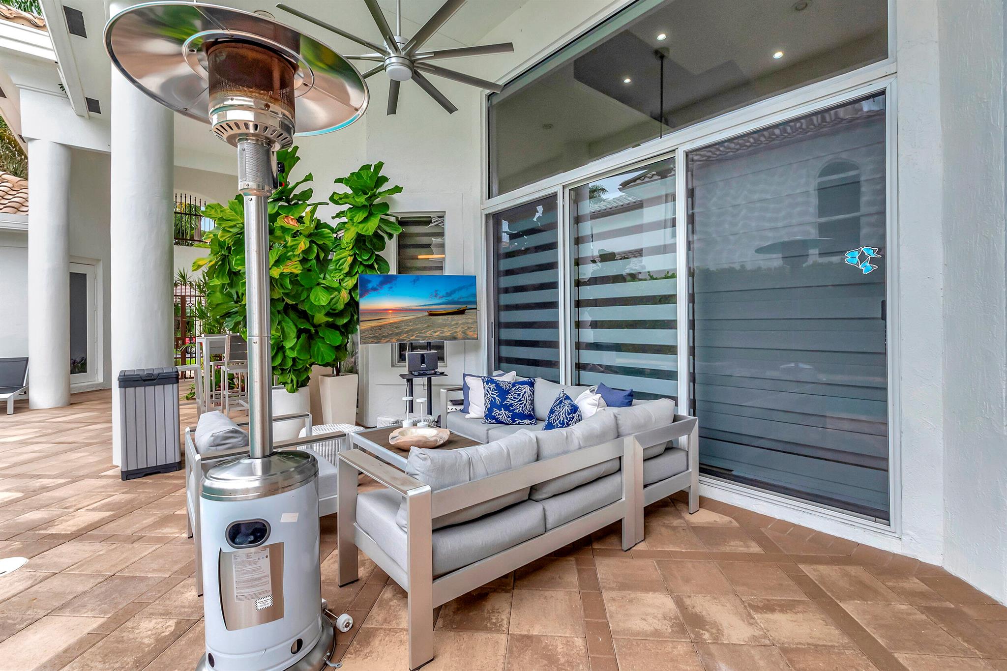 4085 Avalon Pointe Drive