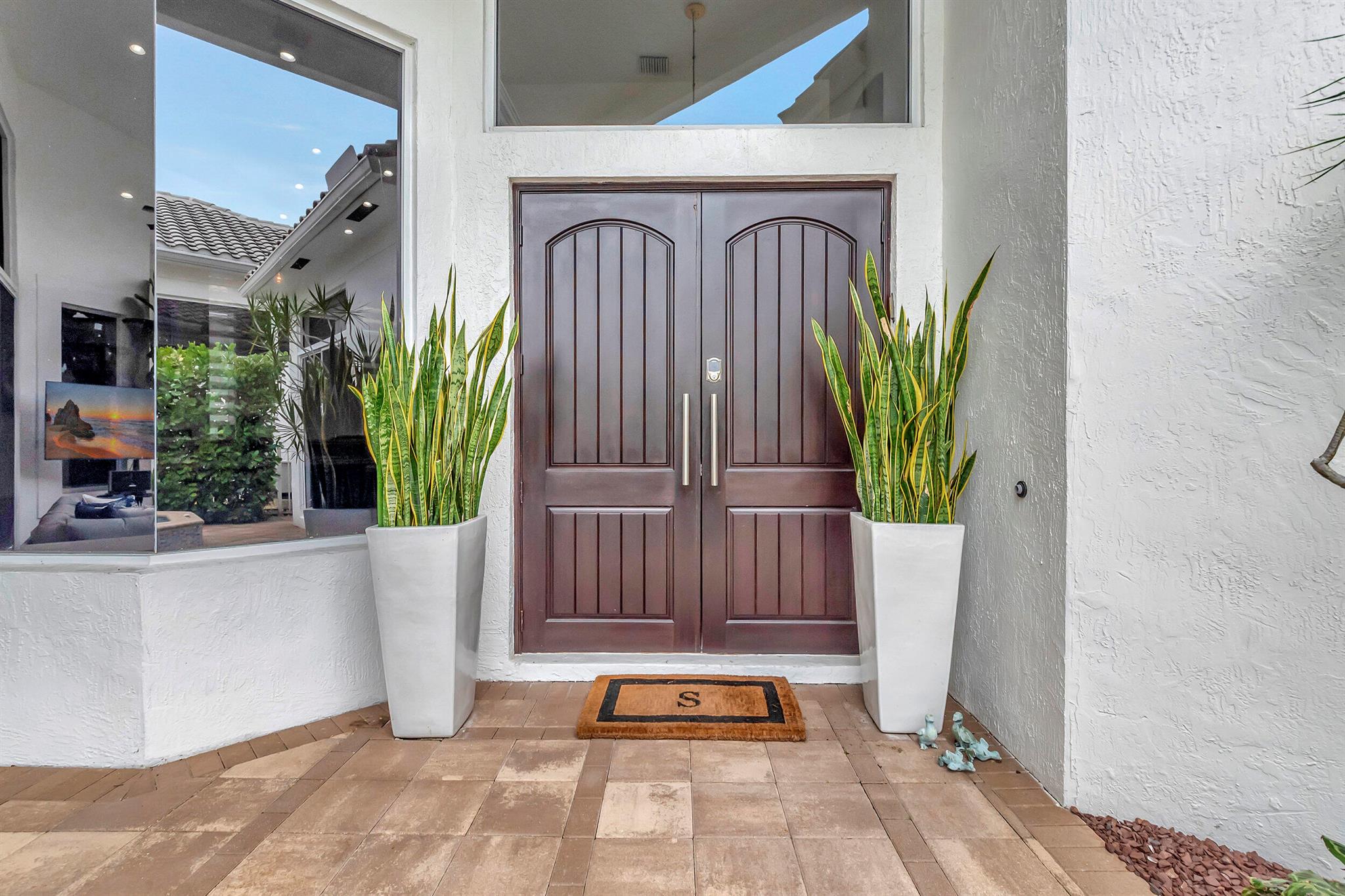 4085 Avalon Pointe Drive