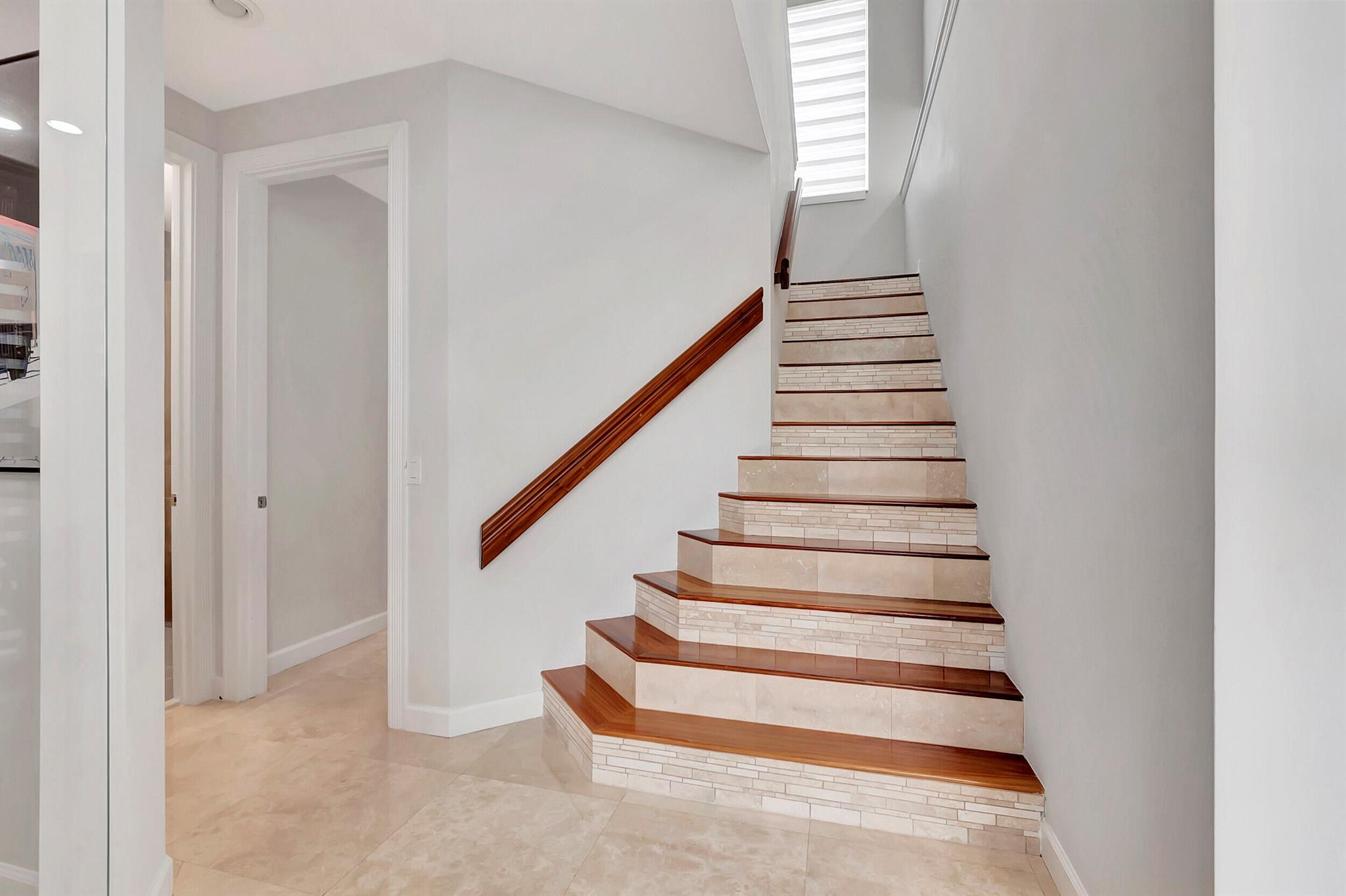 4085 Avalon Pointe Drive