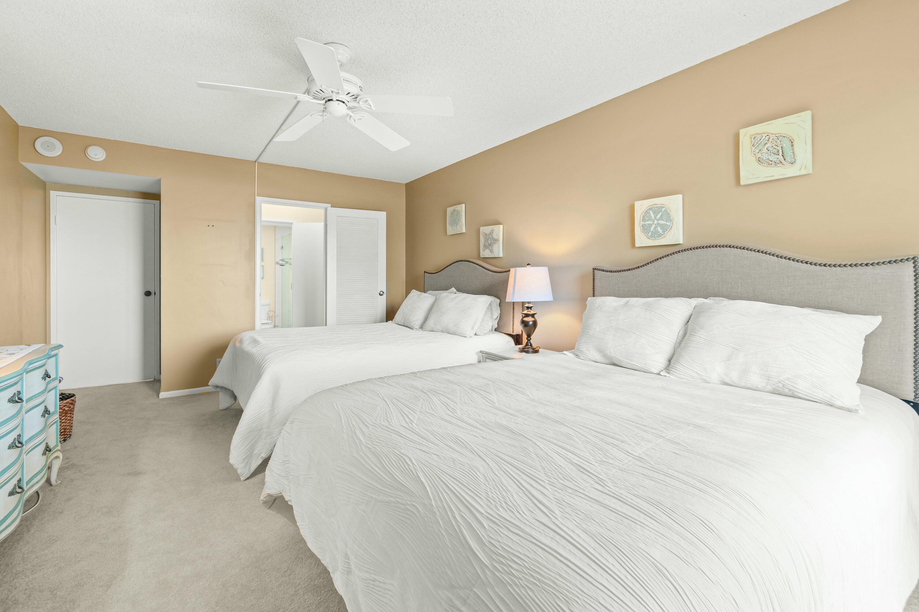 5460 N Ocean Drive 4d