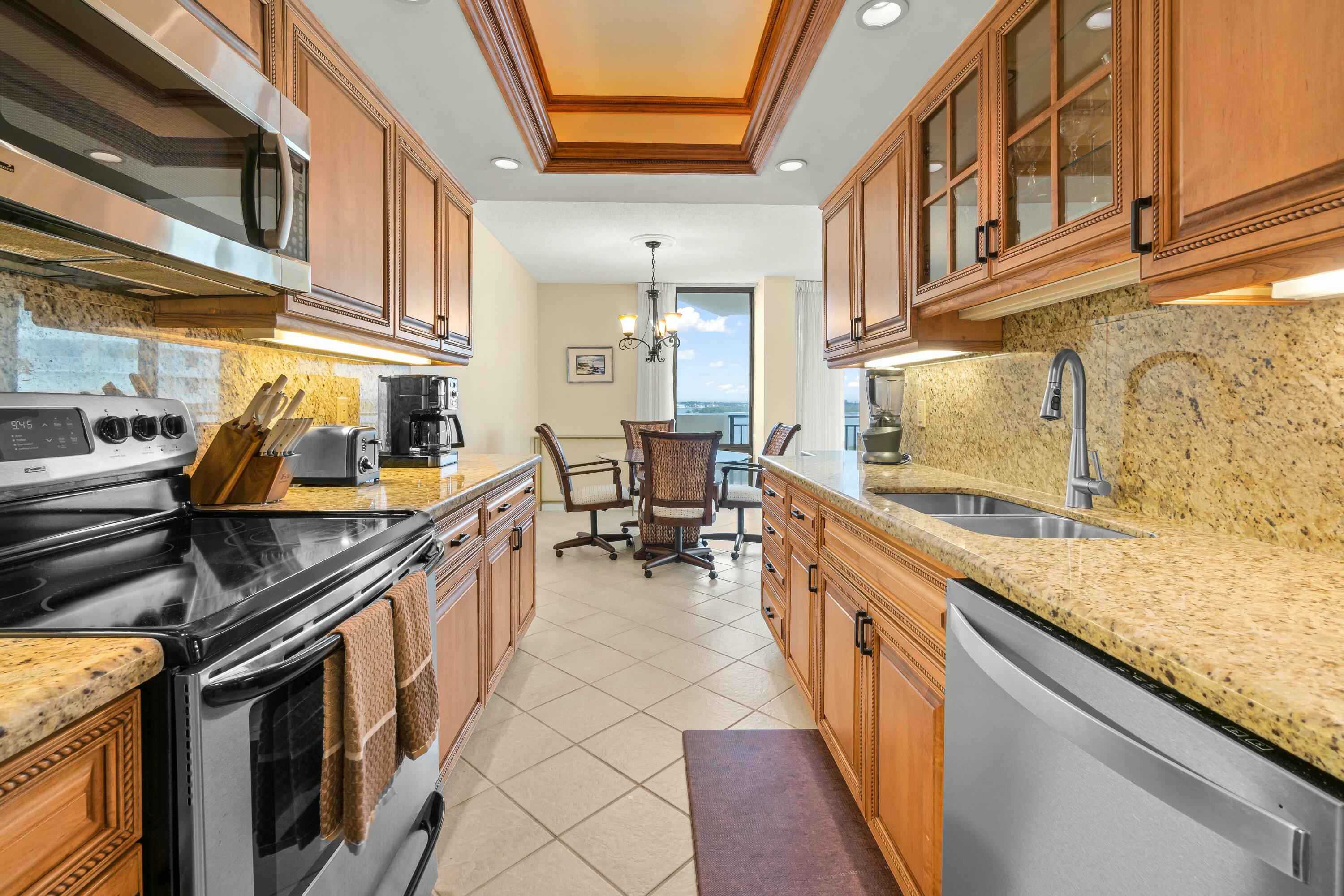 5460 N Ocean Drive 4d