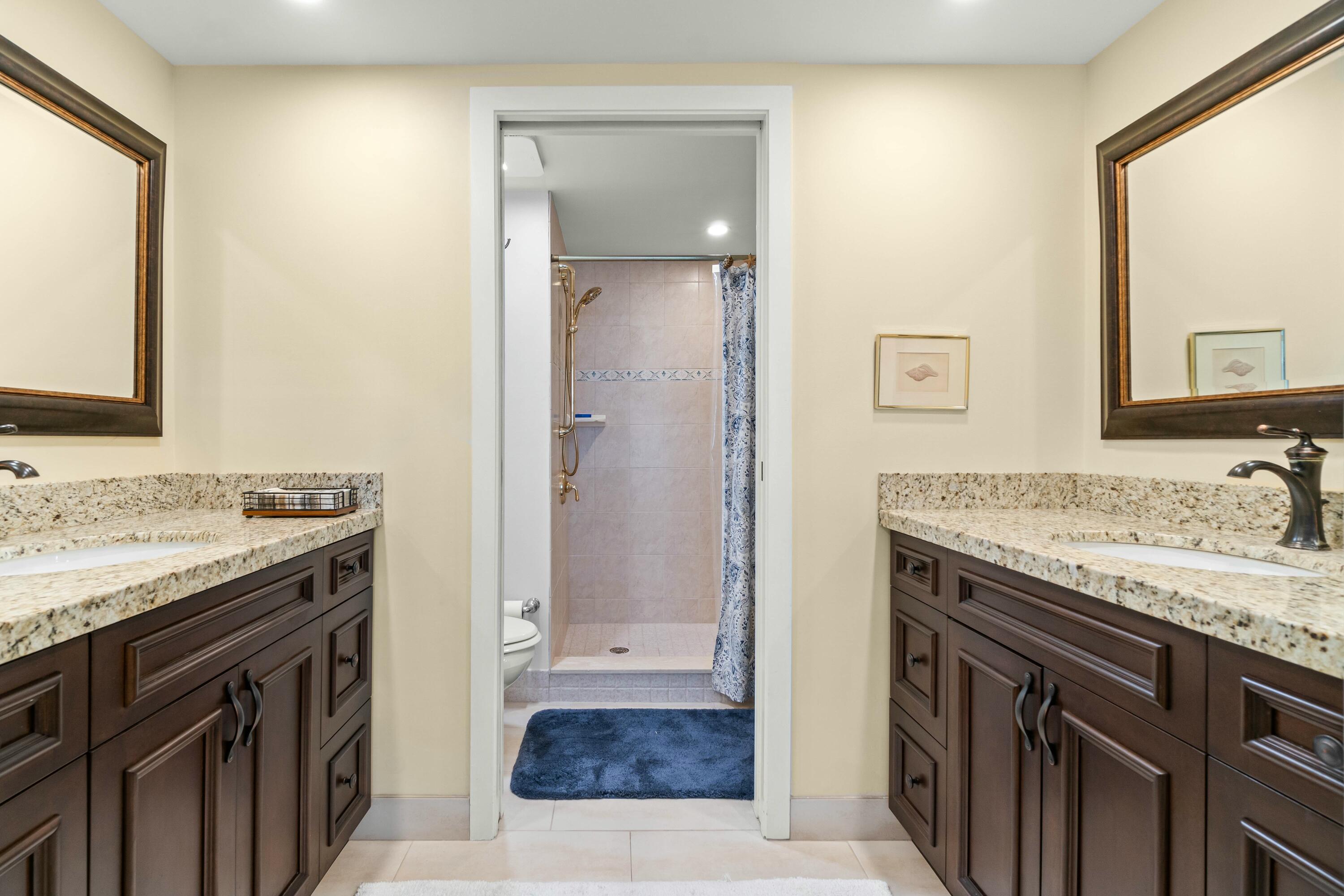 5460 N Ocean Drive 4d