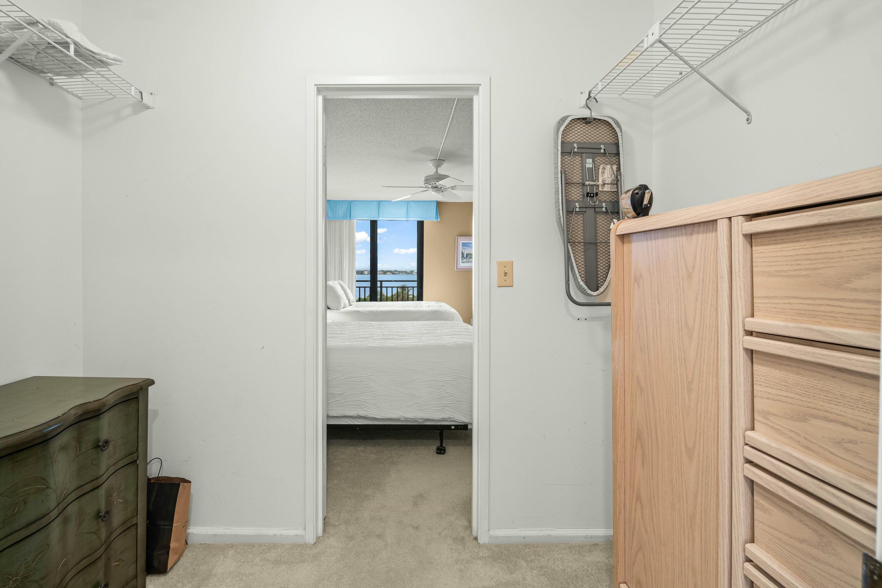 5460 N Ocean Drive 4d