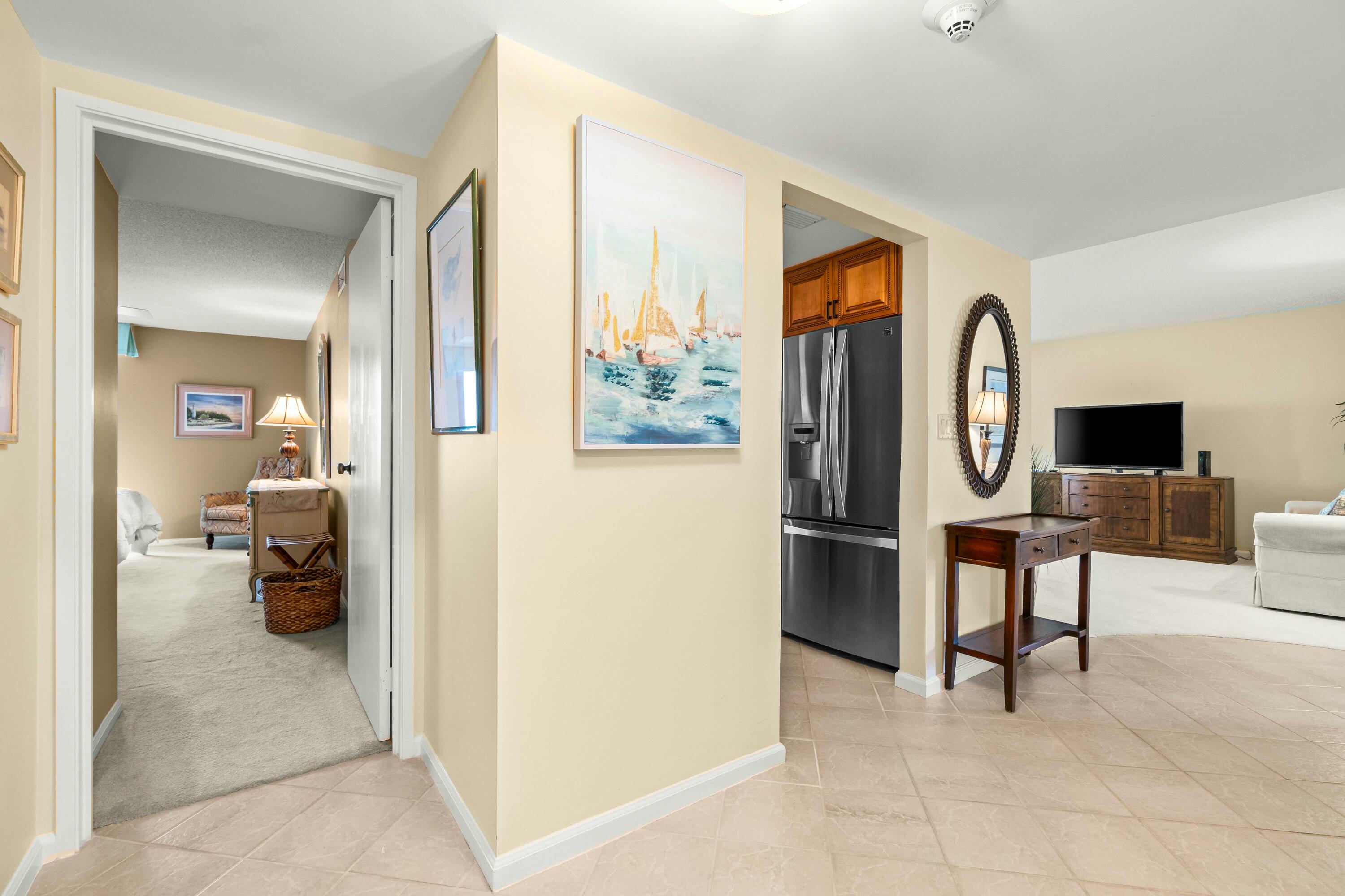 5460 N Ocean Drive 4d