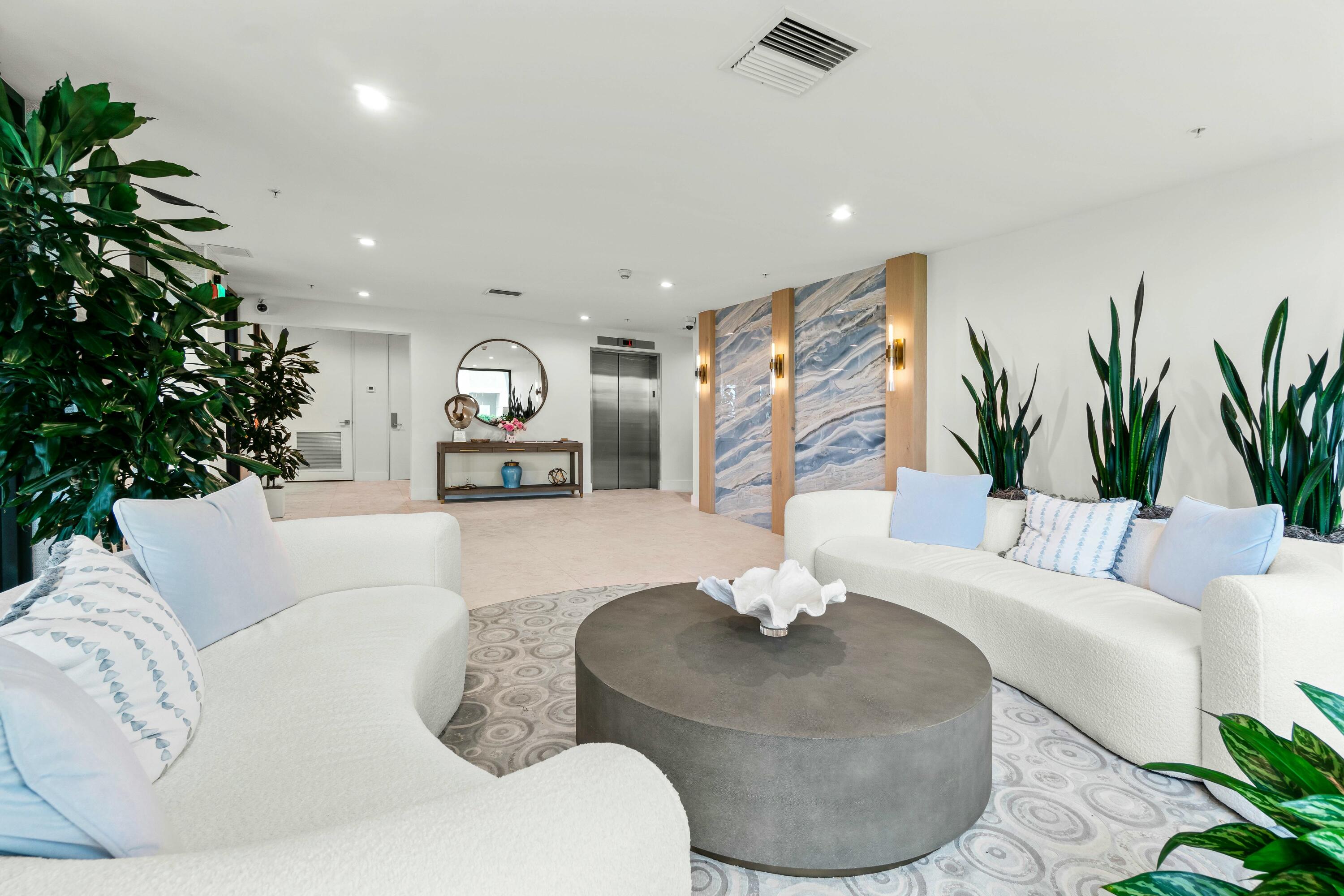 5460 N Ocean Drive 4d