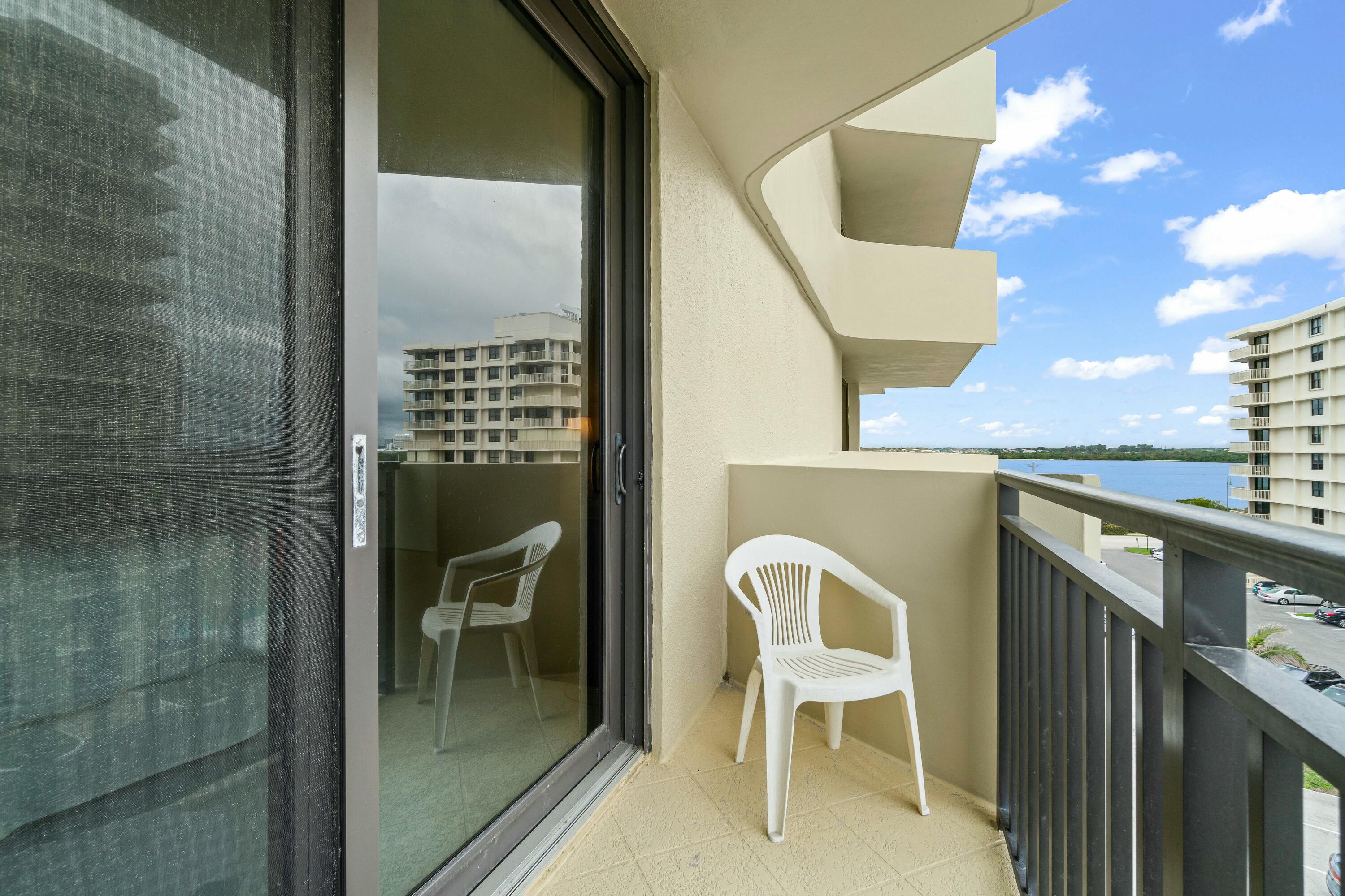 5460 N Ocean Drive 4d