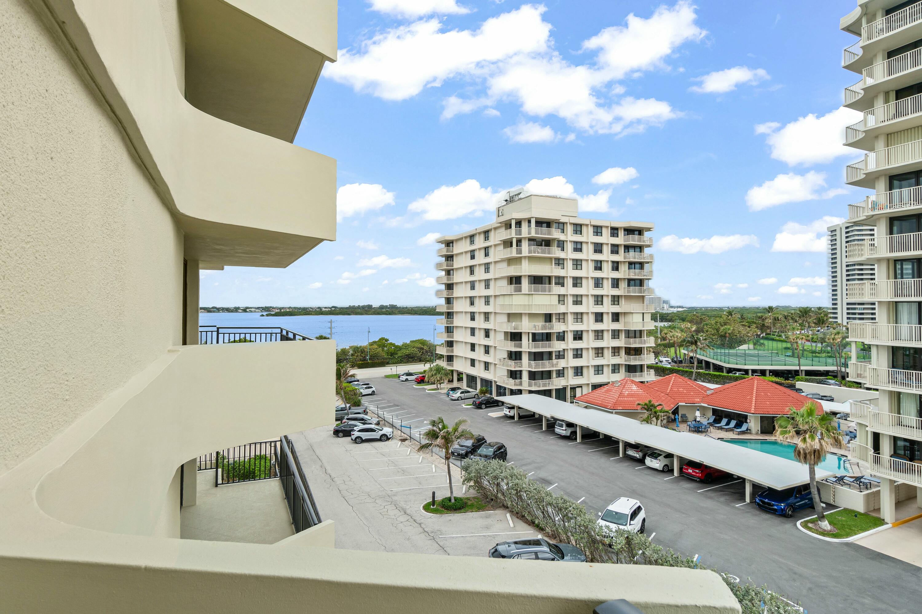 5460 N Ocean Drive 4d