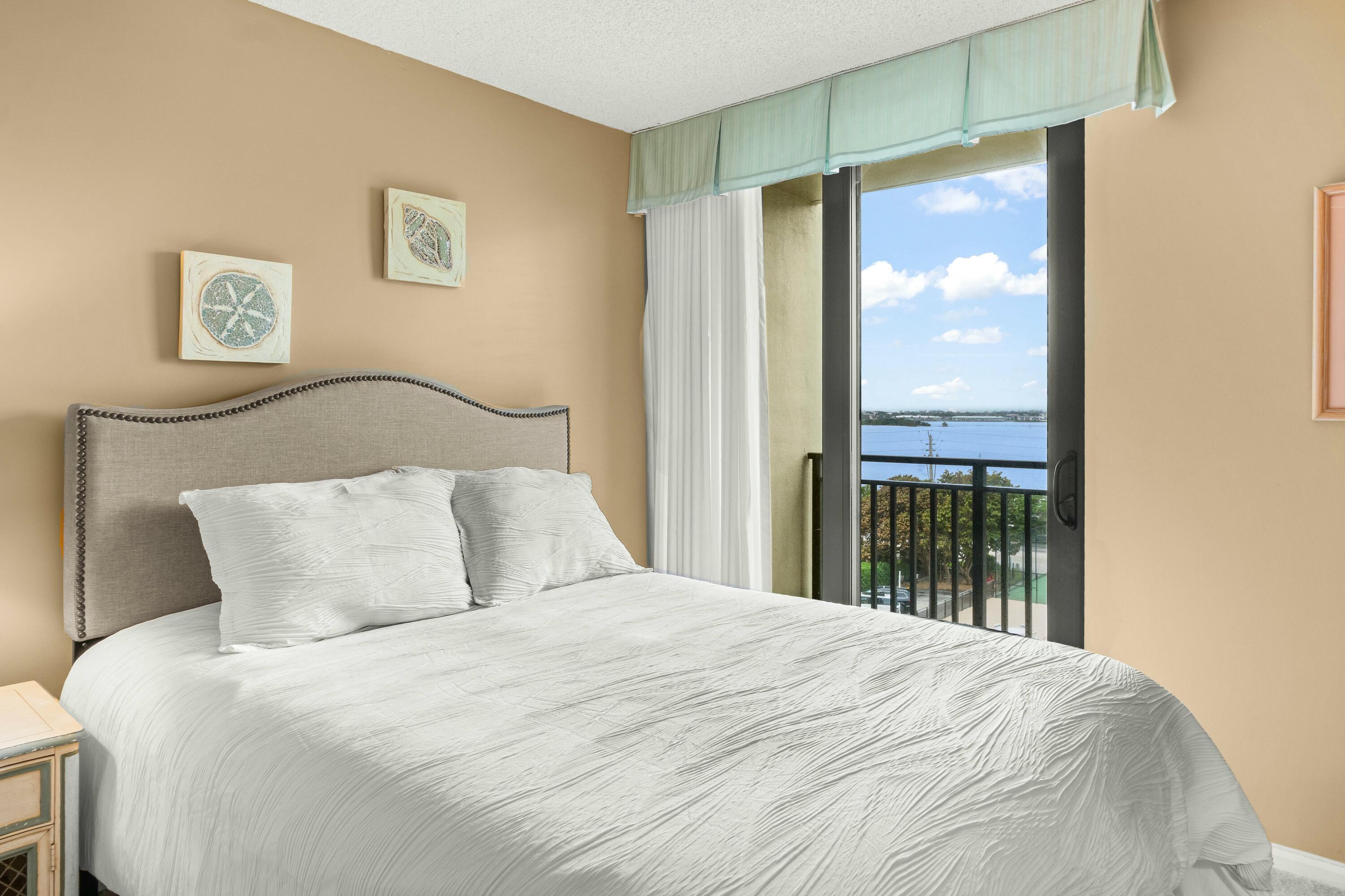 5460 N Ocean Drive 4d