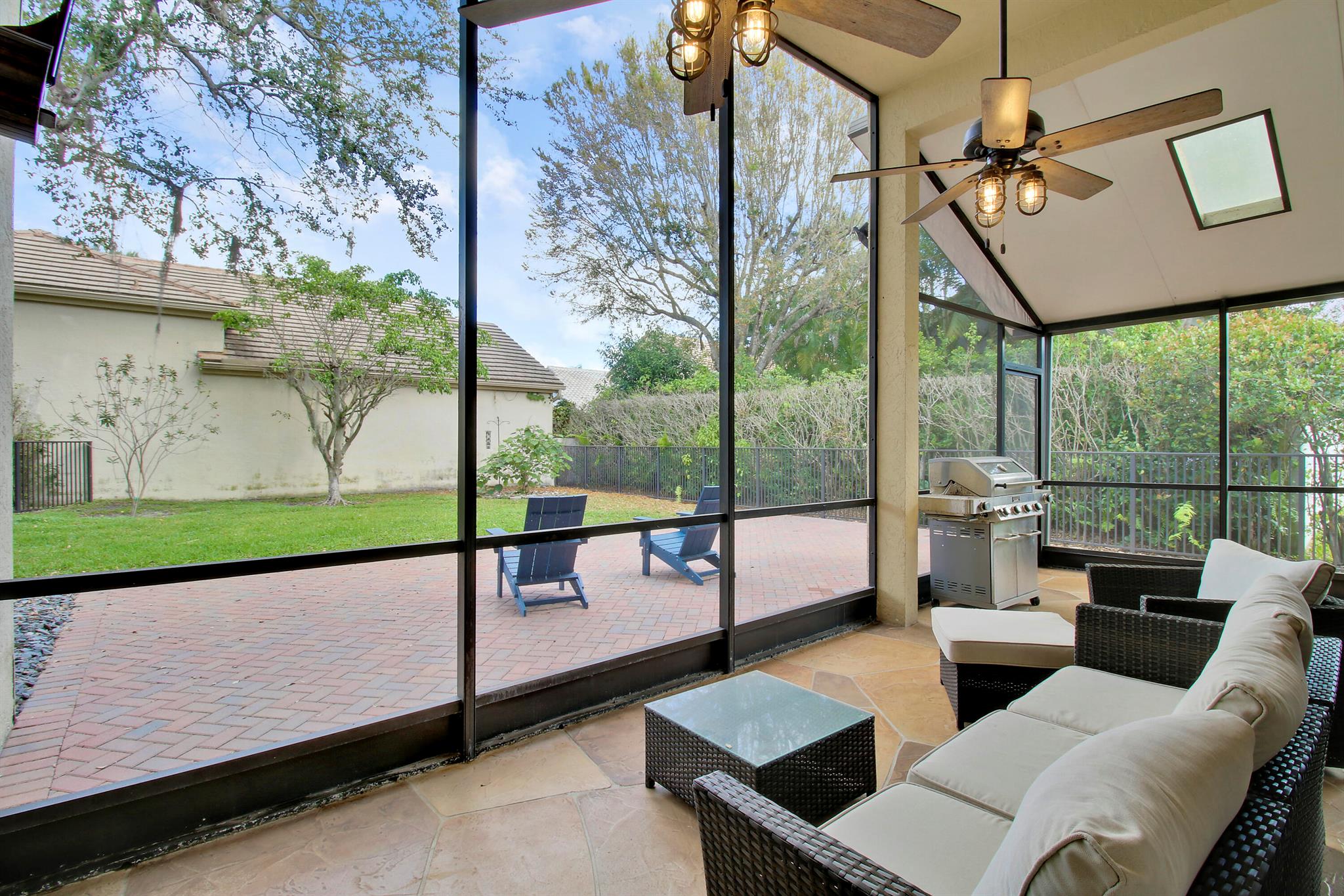 10199 Lexington Circle N