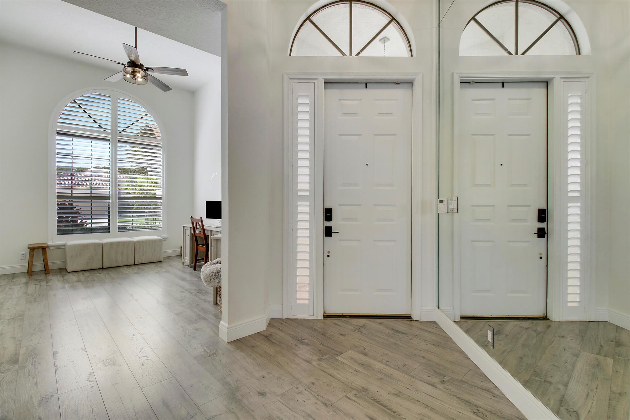 10199 Lexington Circle N