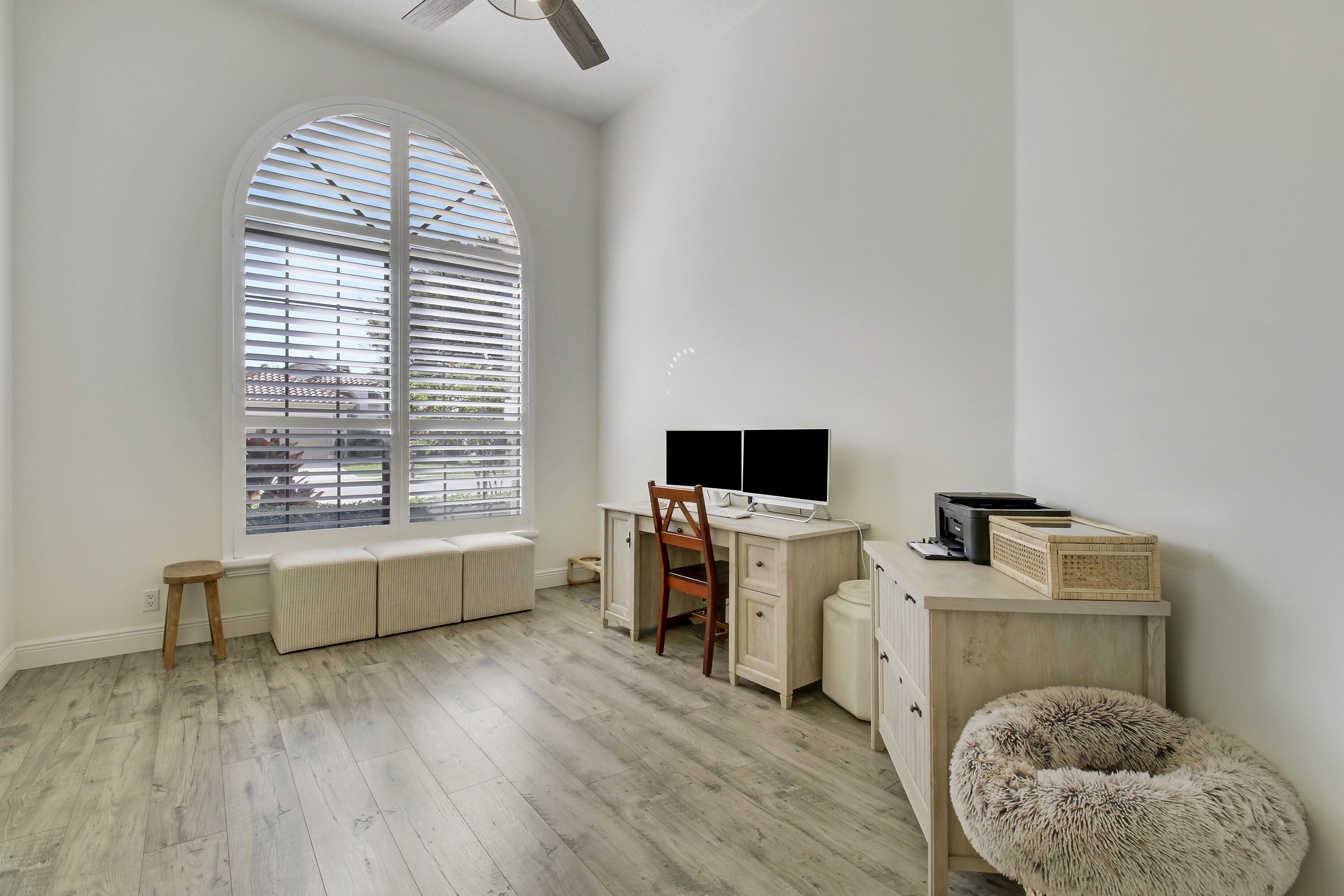 10199 Lexington Circle N