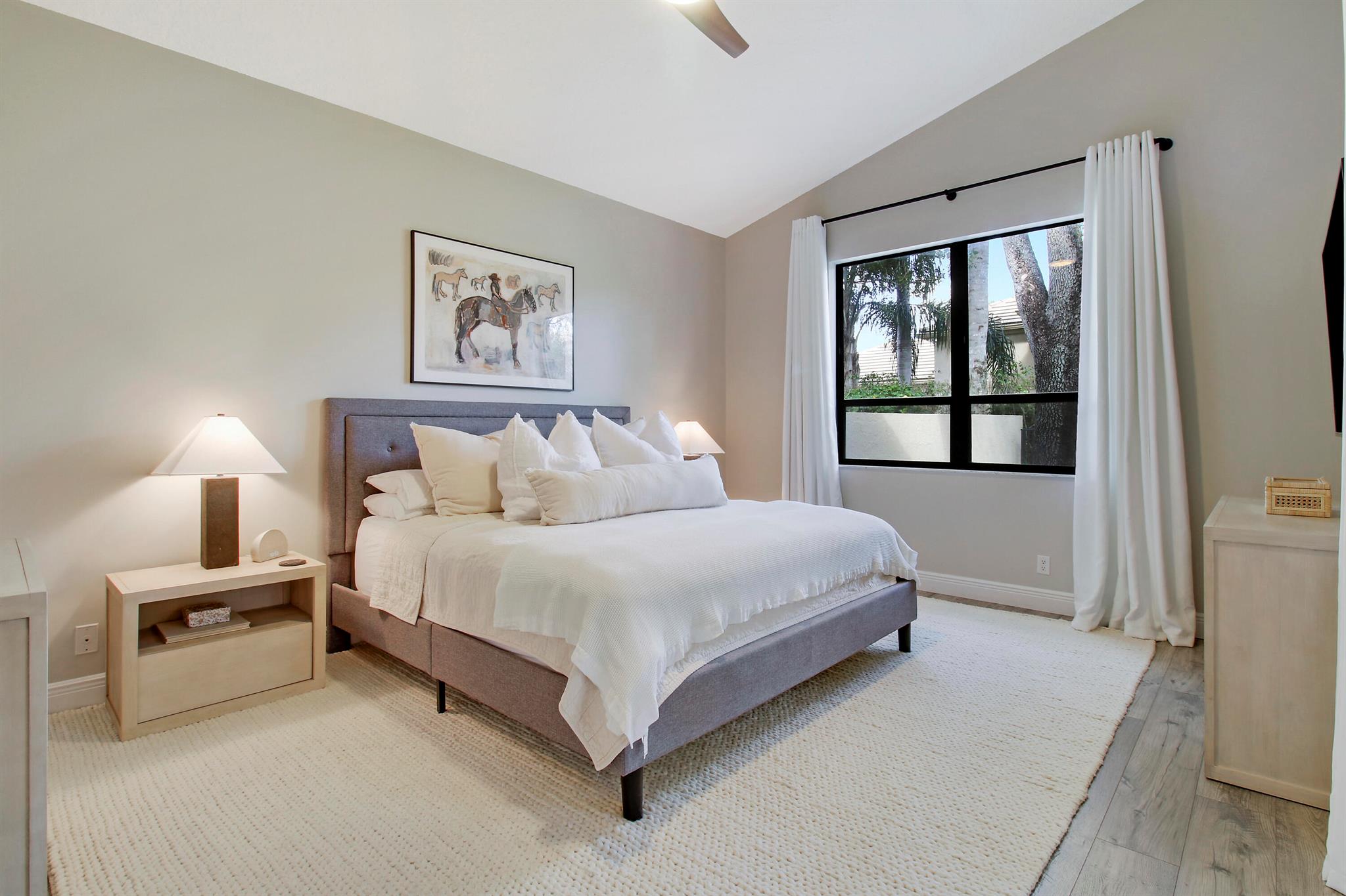 10199 Lexington Circle N