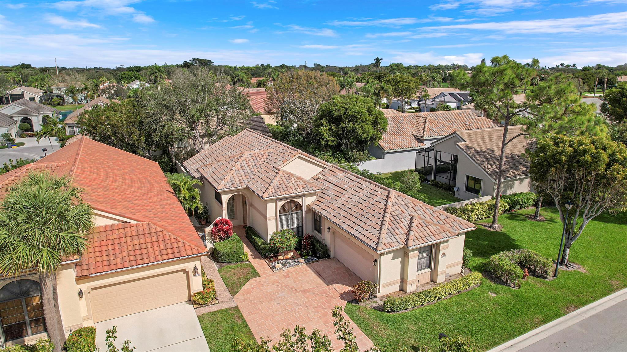 10199 Lexington Circle N