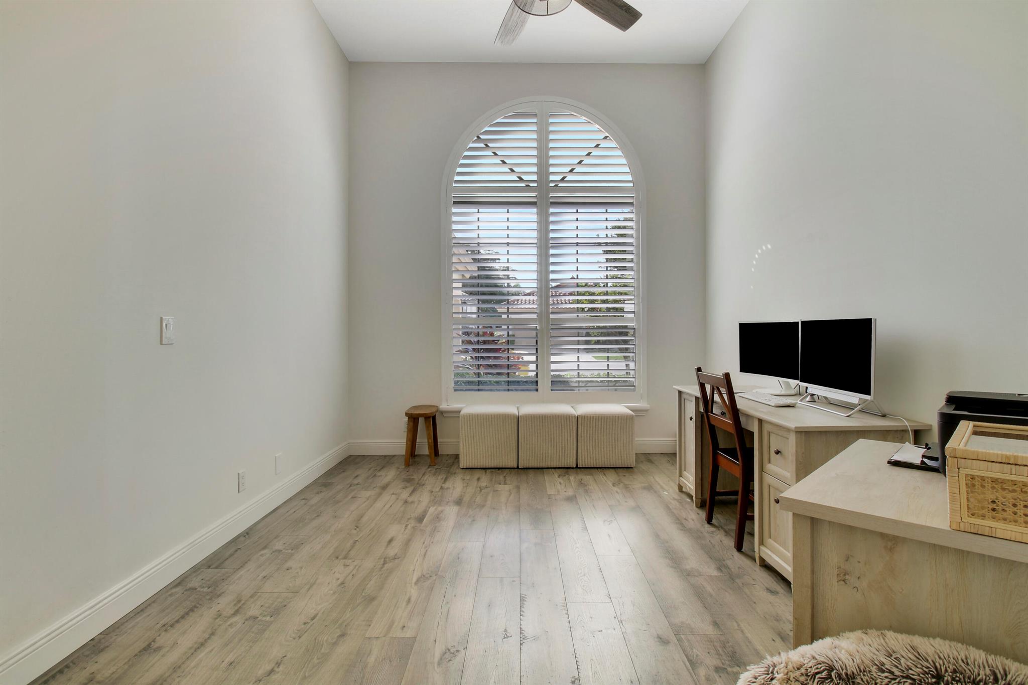 10199 Lexington Circle N