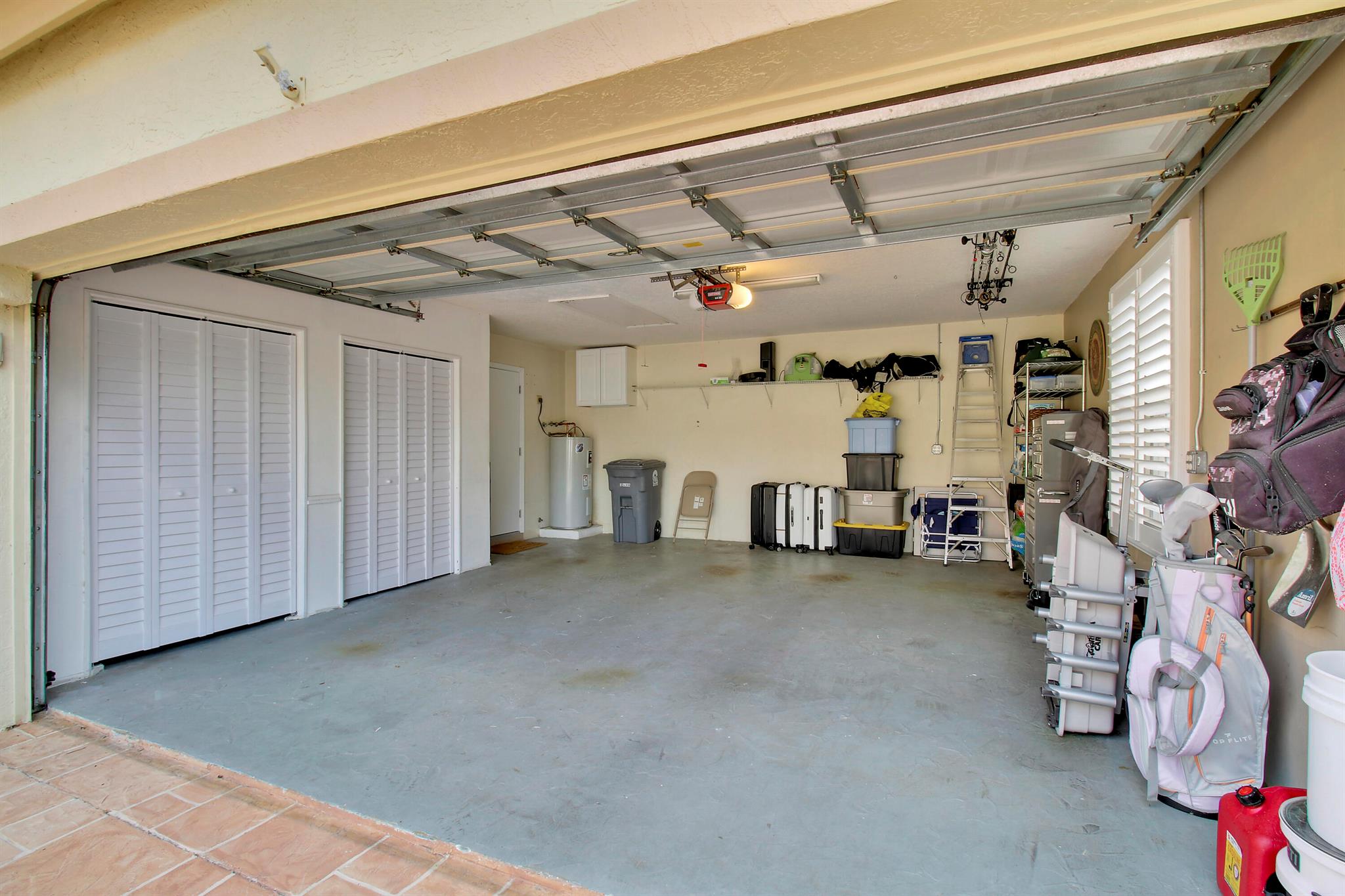 10199 Lexington Circle N