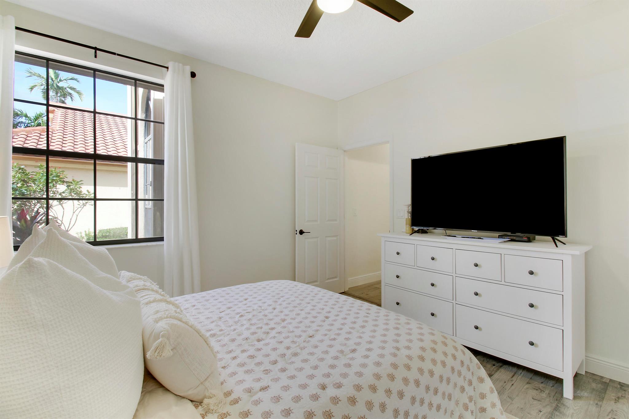 10199 Lexington Circle N