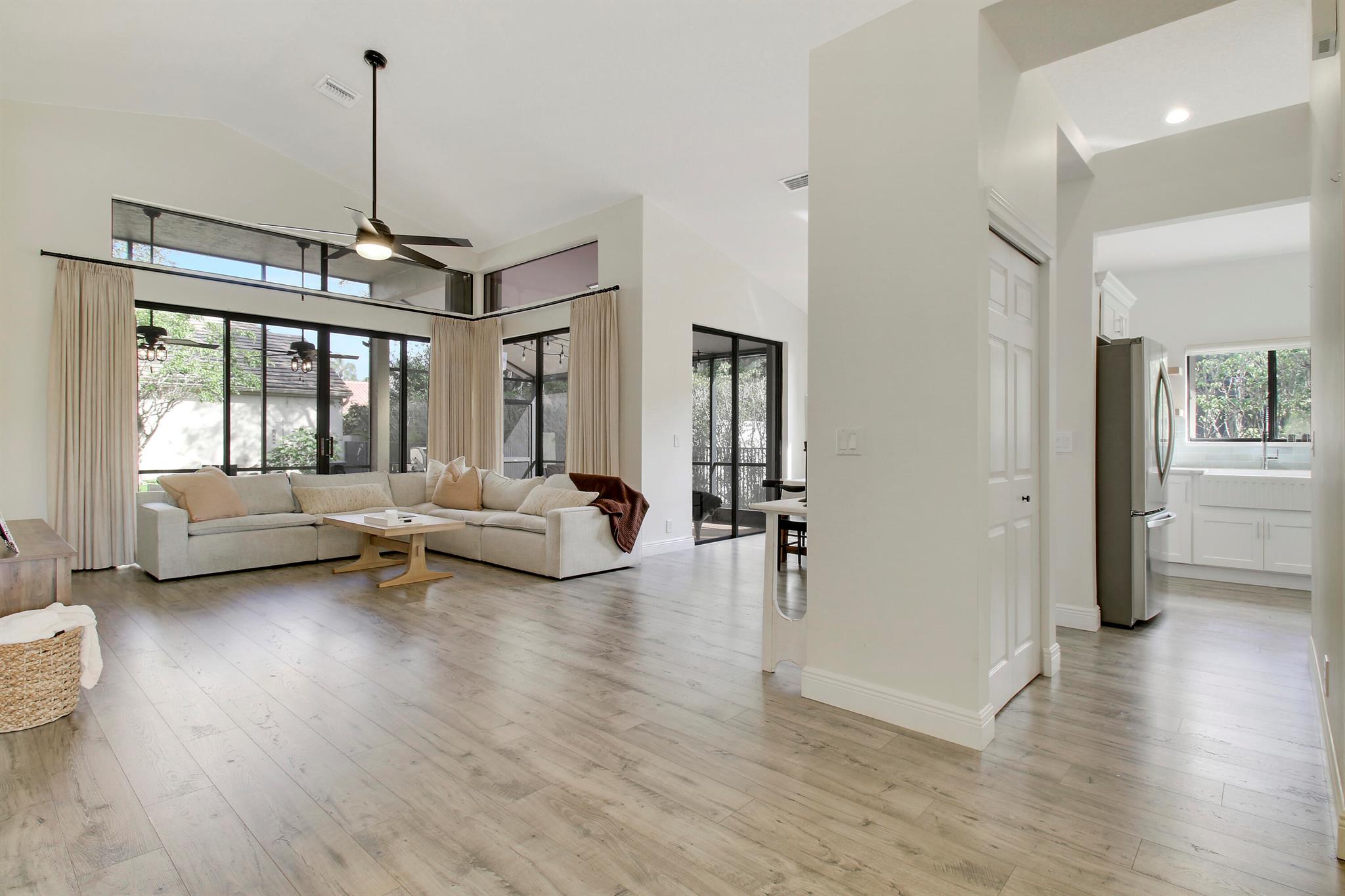 10199 Lexington Circle N