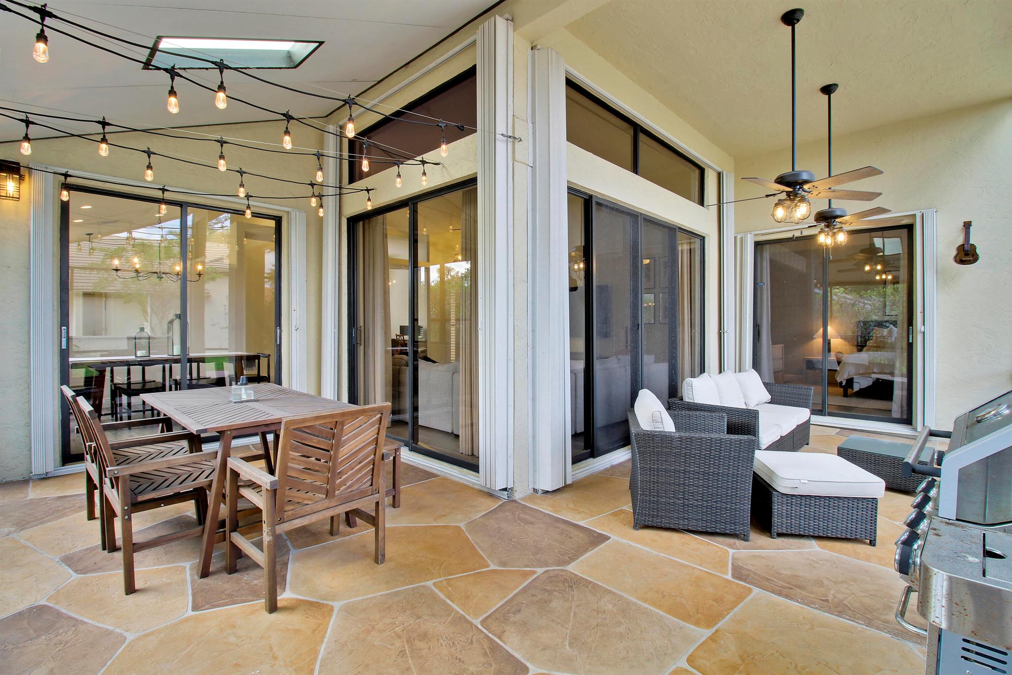 10199 Lexington Circle N