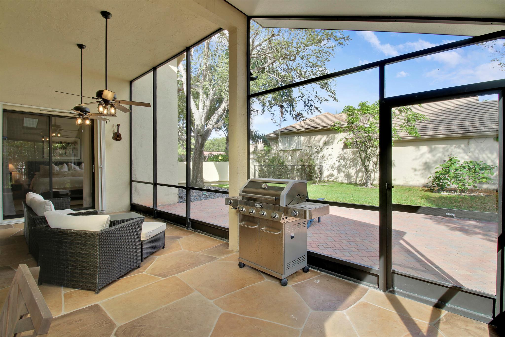 10199 Lexington Circle N