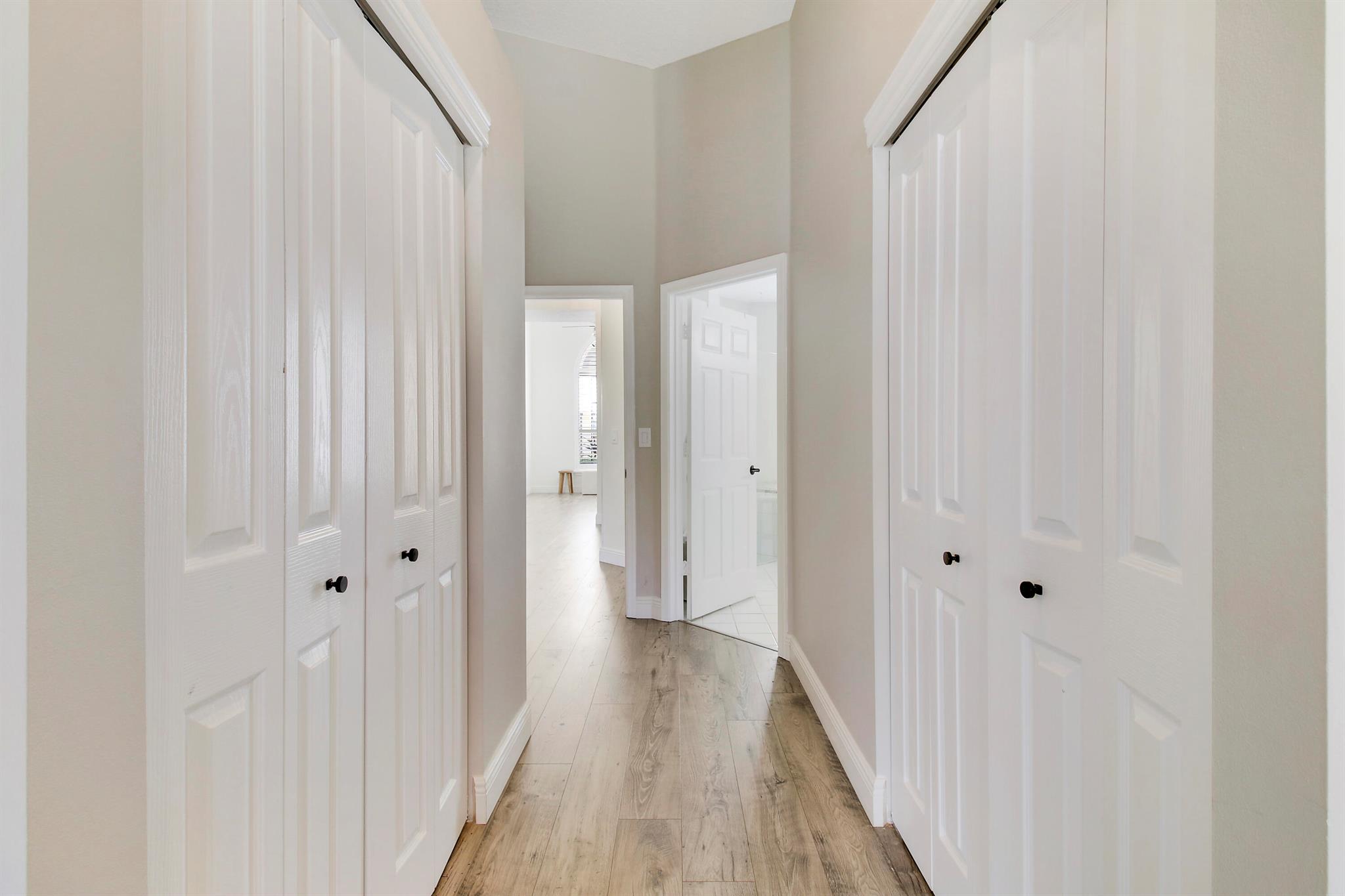 10199 Lexington Circle N