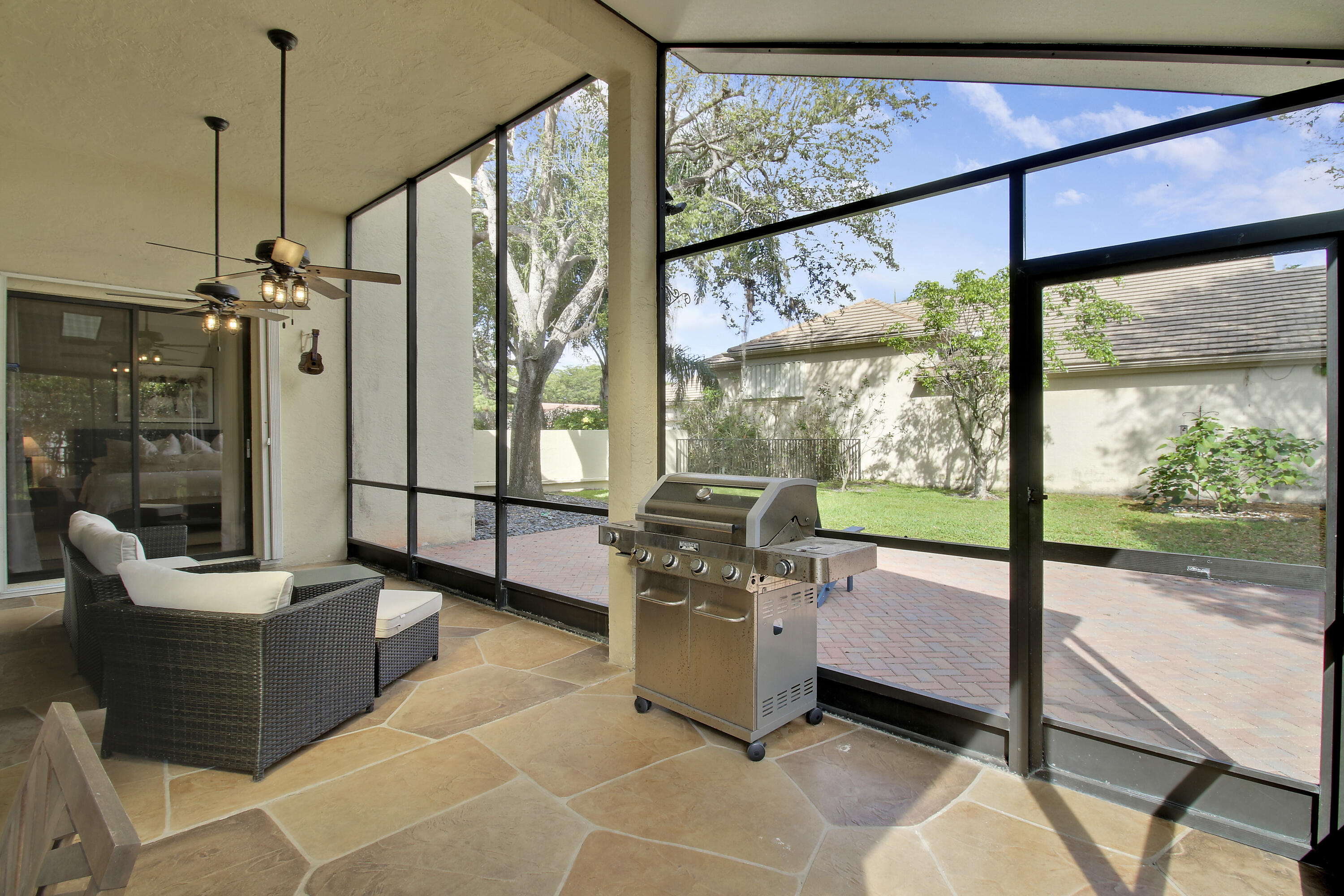 10199 Lexington Circle N