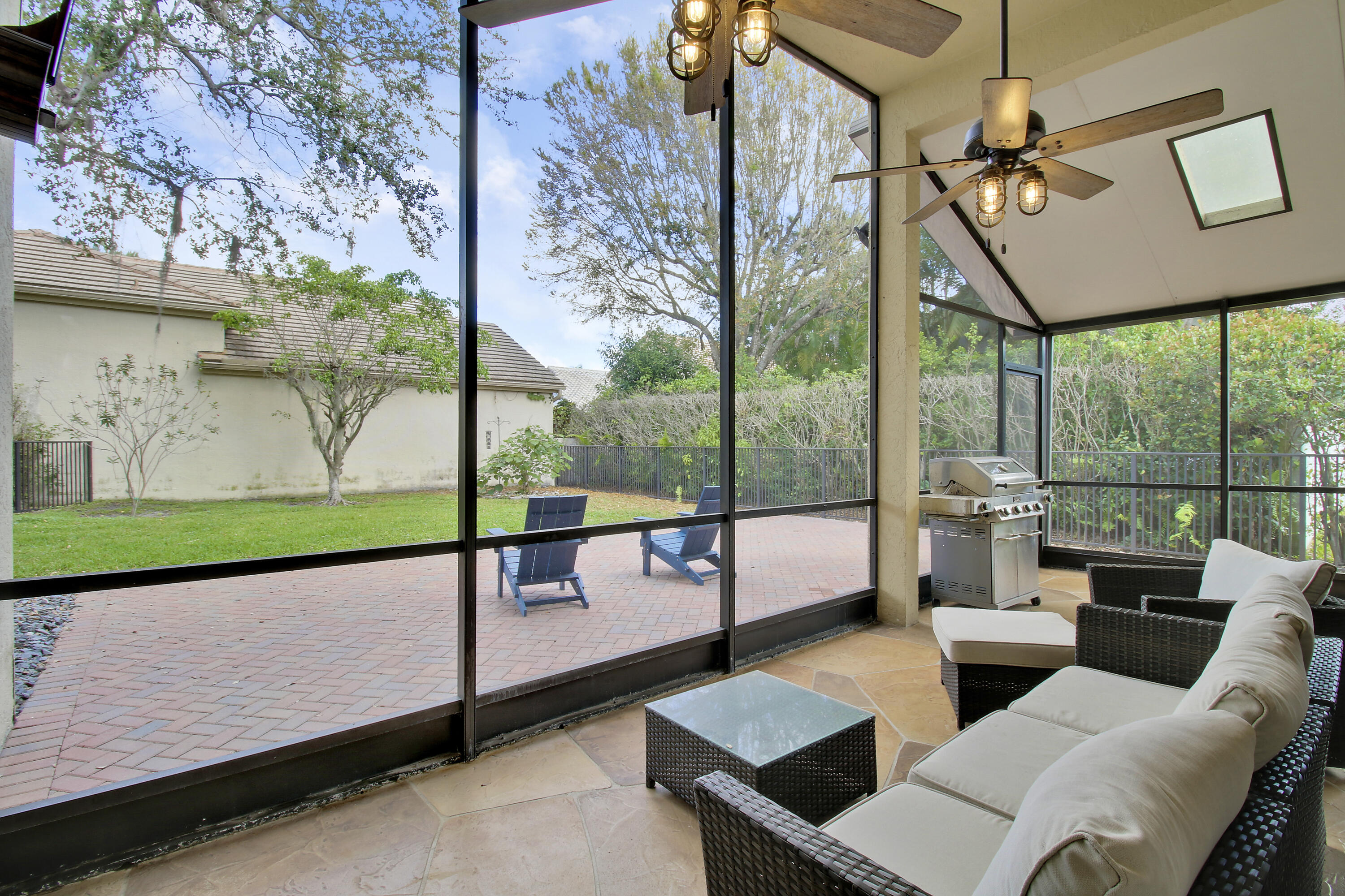 10199 Lexington Circle N