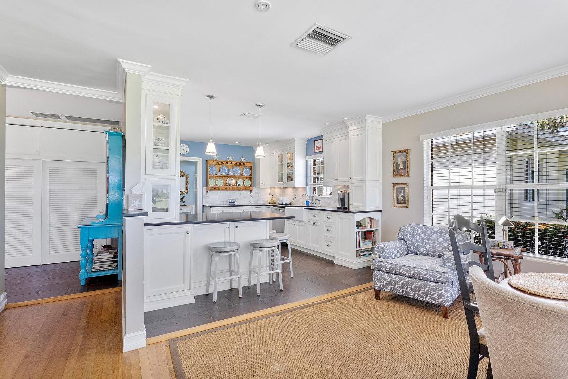 1102 N Golfview Road