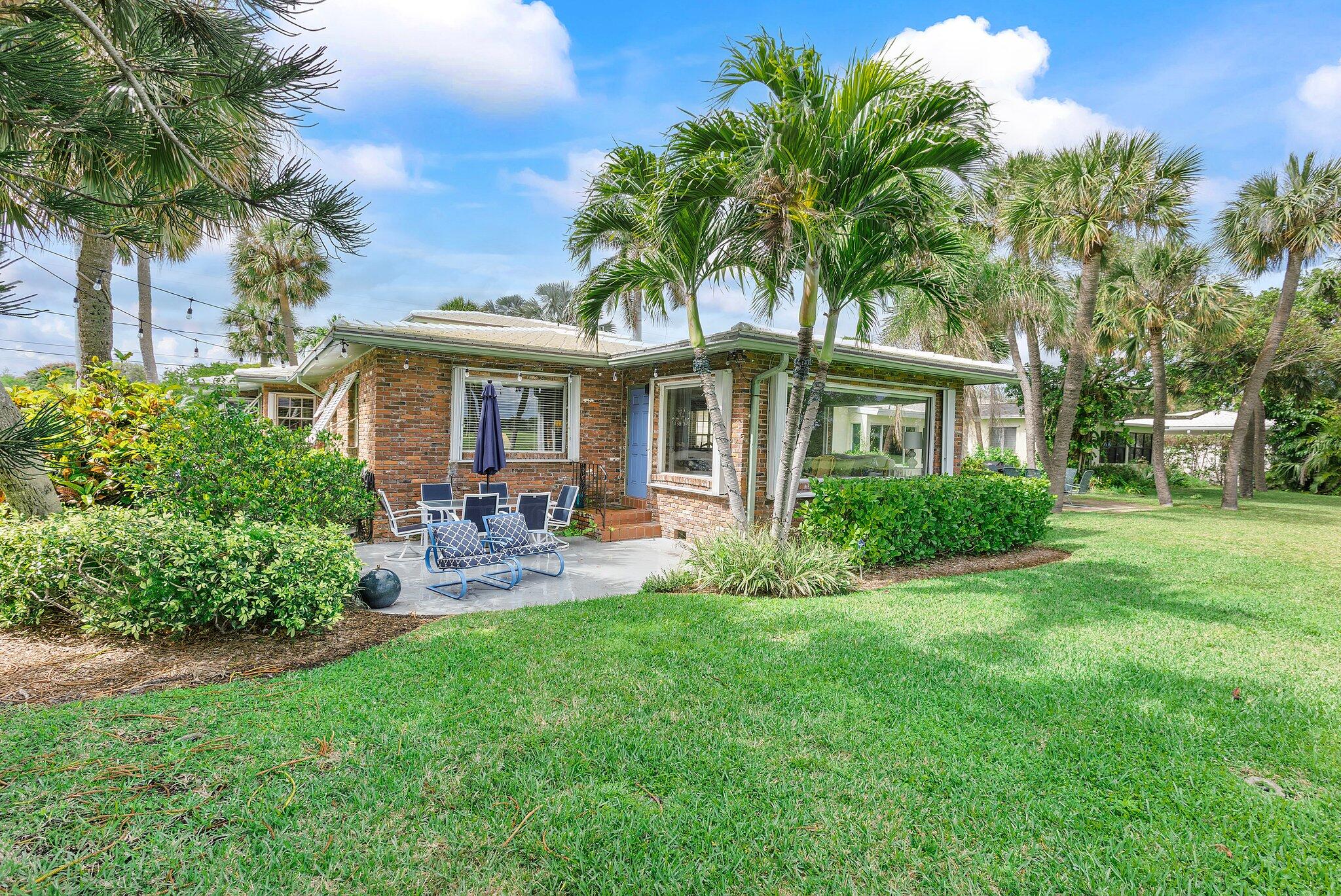 1102 N Golfview Road