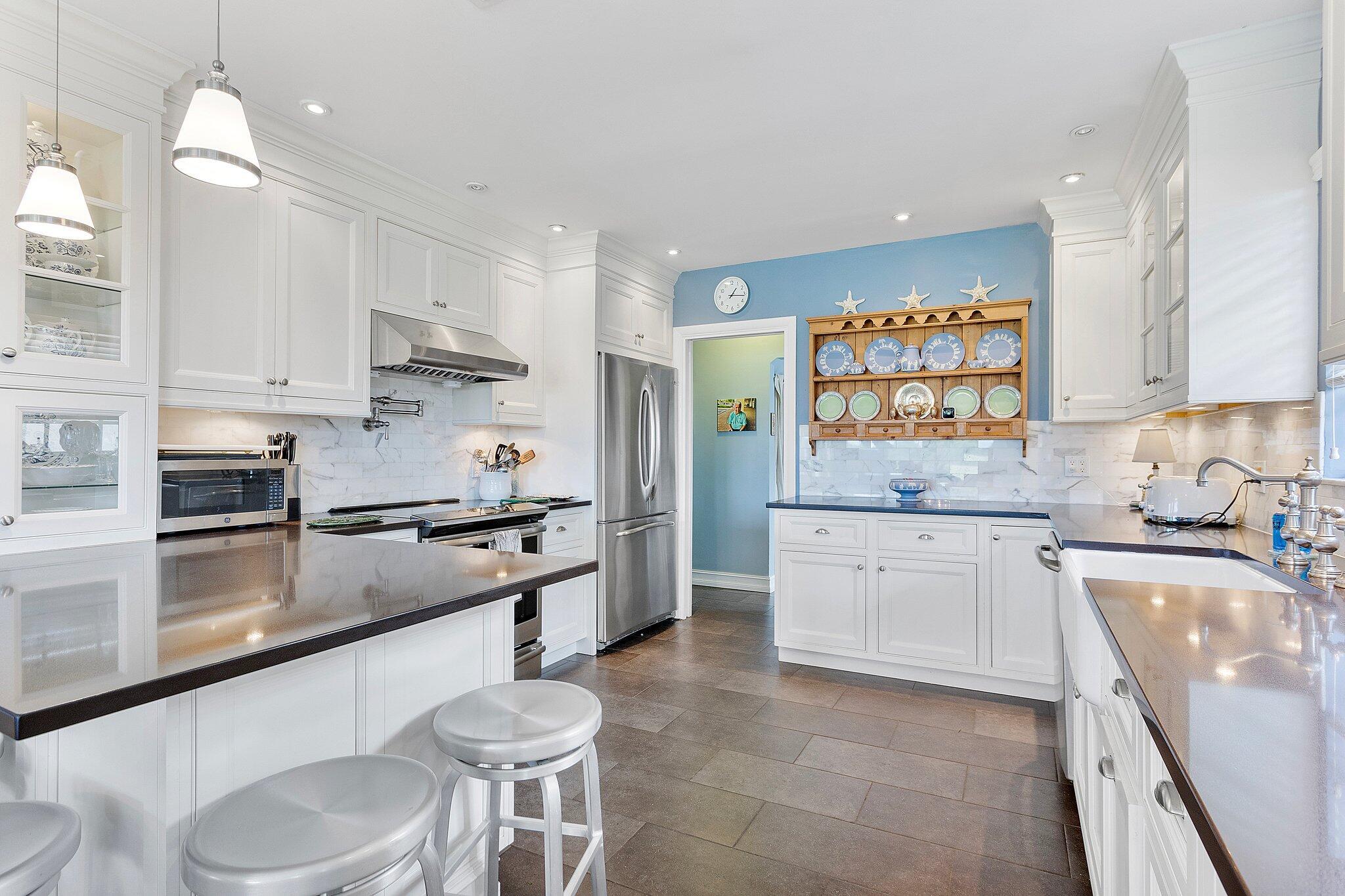 1102 N Golfview Road