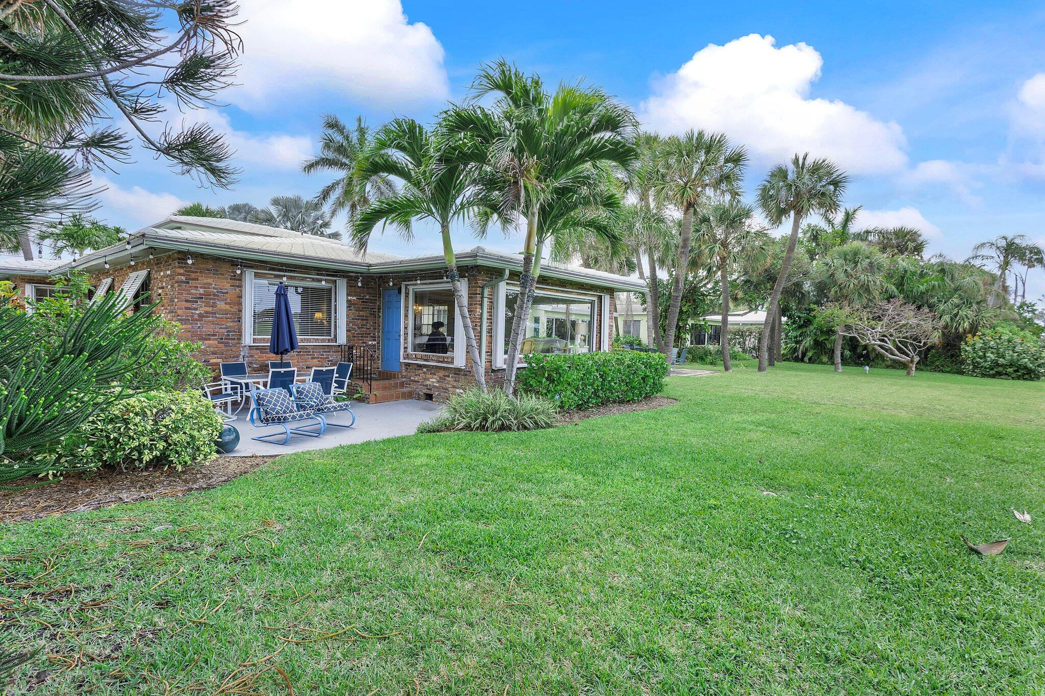 1102 N Golfview Road