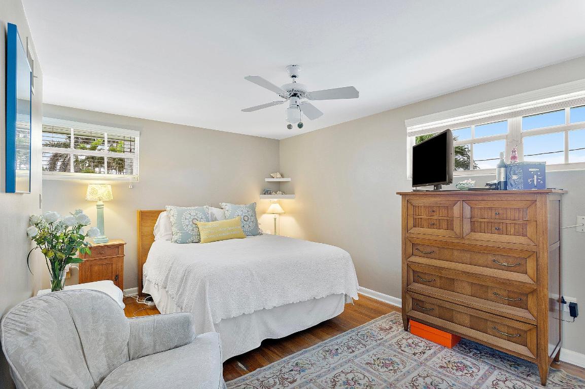 1102 N Golfview Road