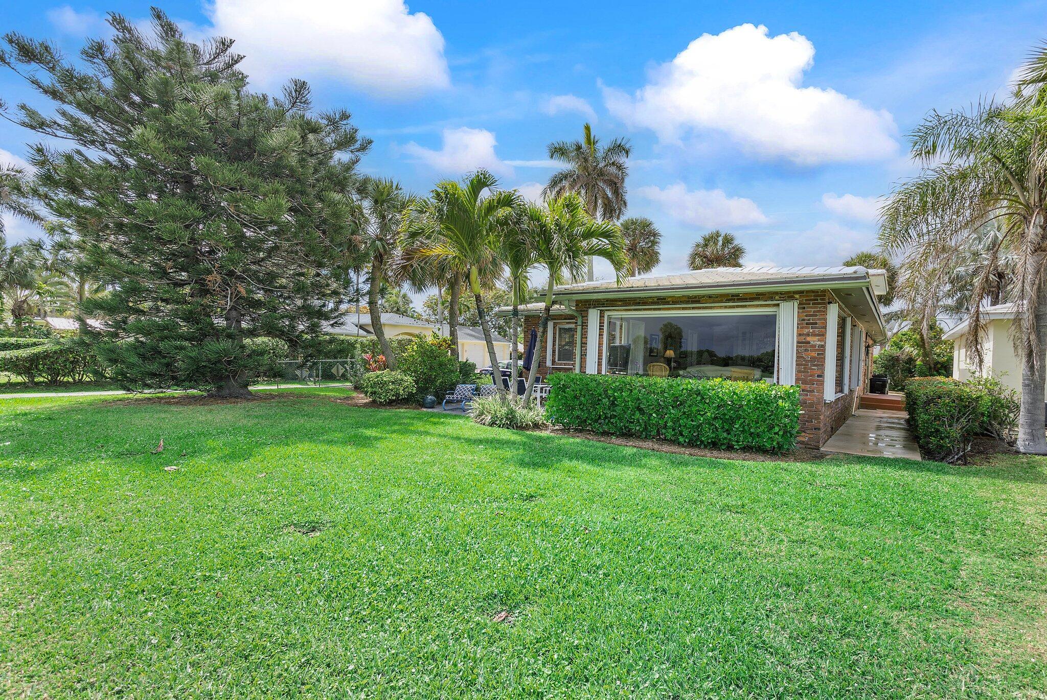 1102 N Golfview Road