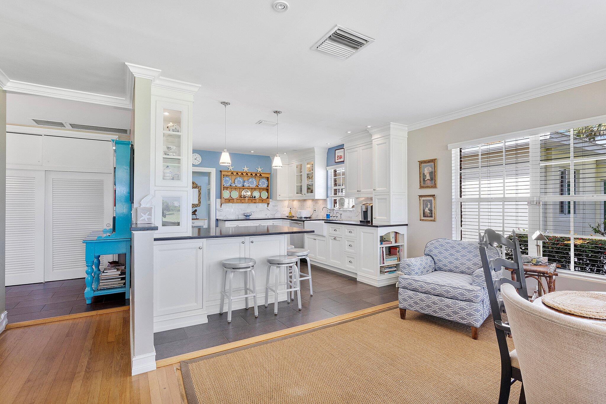 1102 N Golfview Road