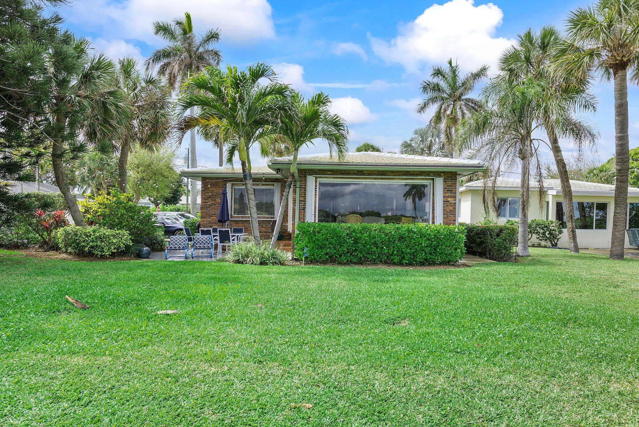 1102 N Golfview Road