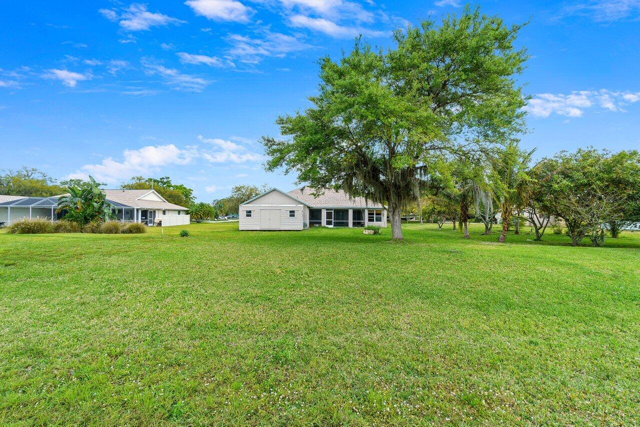 1752 SW Lexington Drive