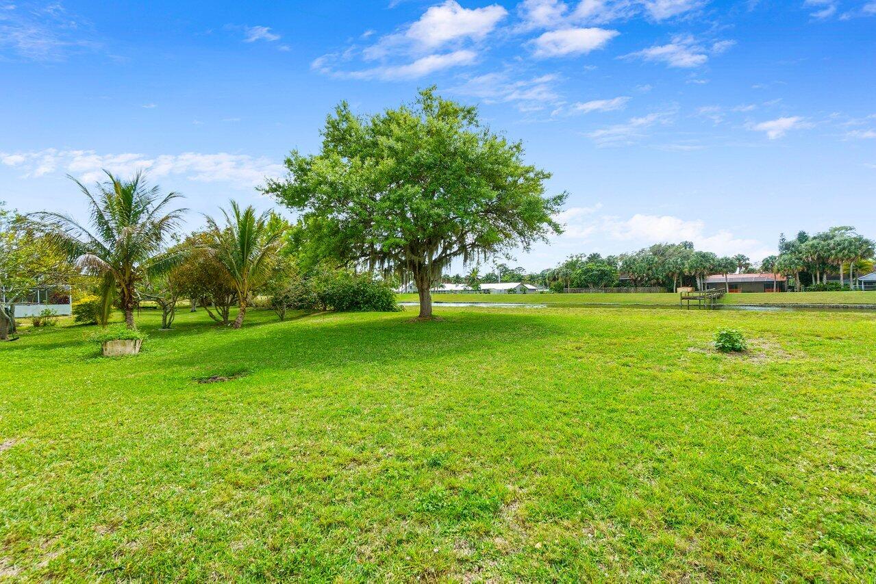 1752 SW Lexington Drive