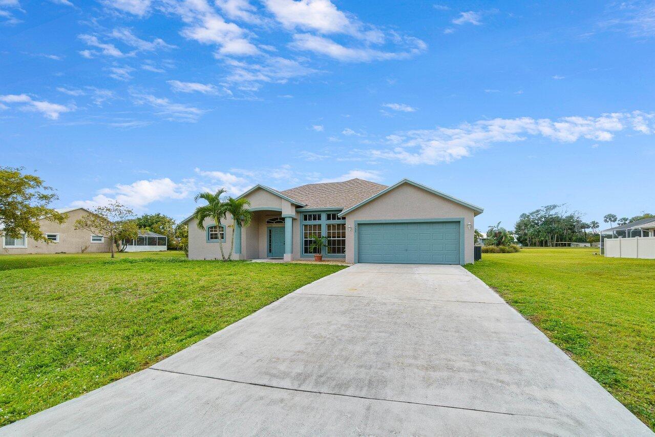 1752 SW Lexington Drive