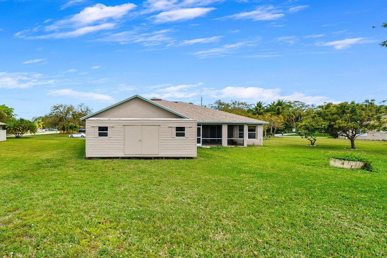 1752 SW Lexington Drive