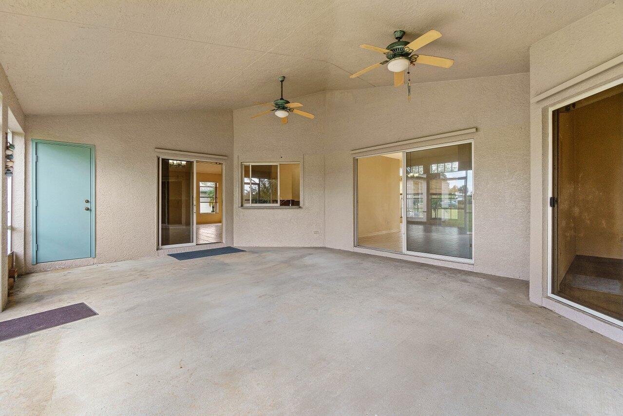 1752 SW Lexington Drive