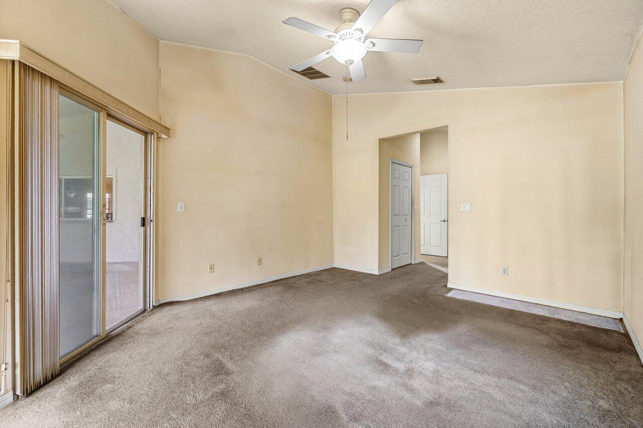 1752 SW Lexington Drive