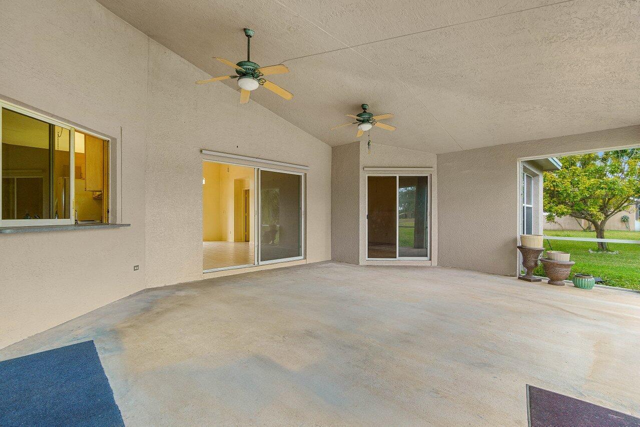 1752 SW Lexington Drive