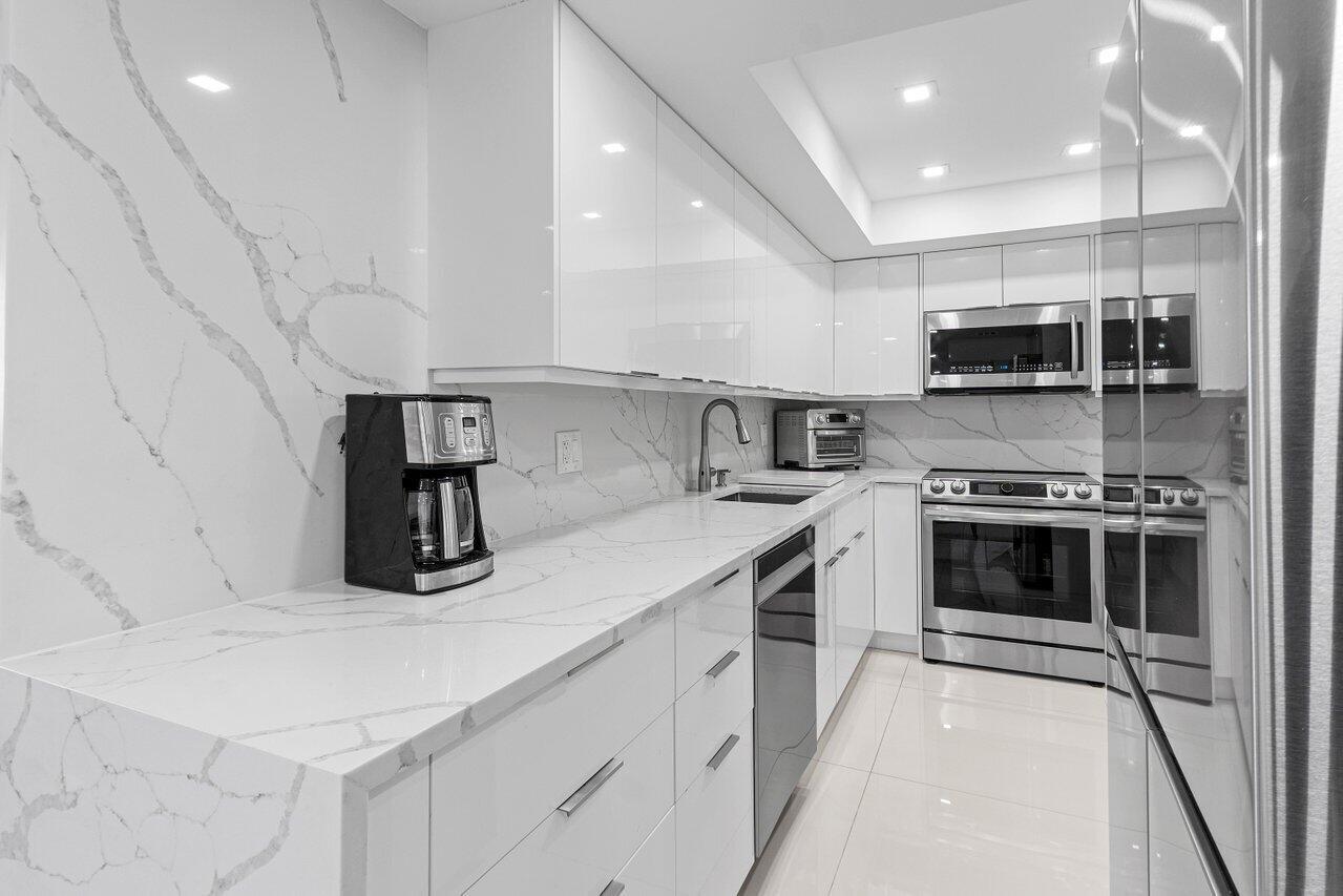 6815 Willow Wood Drive 4083