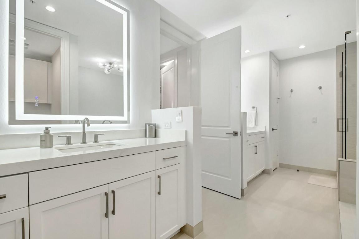 200 NE 2nd Avenue 315