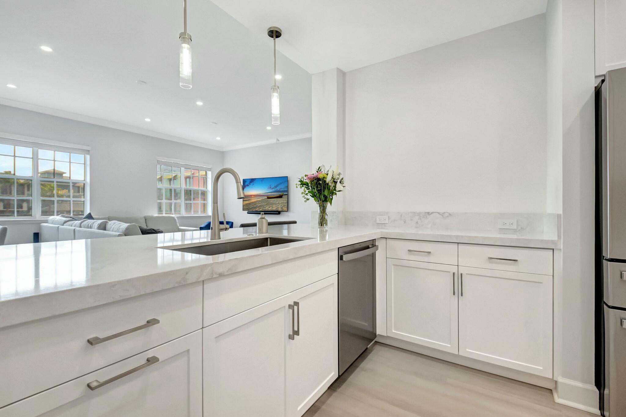 200 NE 2nd Avenue 315