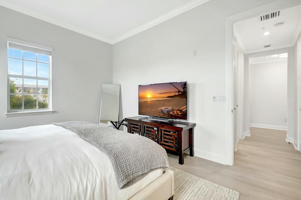 200 NE 2nd Avenue 315